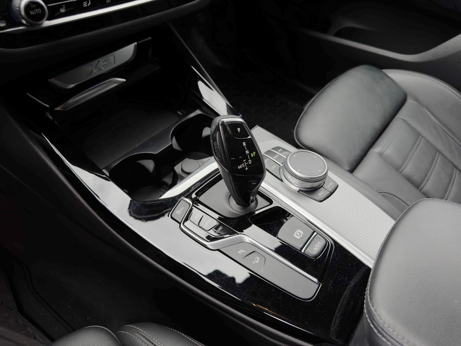 BMW X3 xDrive 30d M Sport Steptronic *AHK*M-Sport Paket*Apple CarPlay uvm.*-image-20
