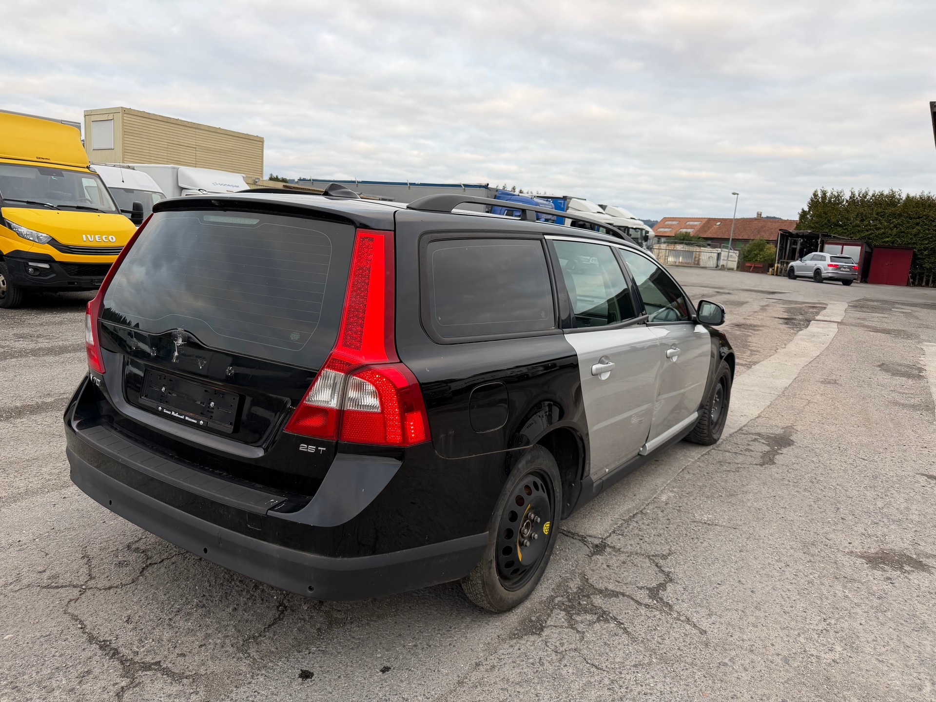 VOLVO V70 2.5T Momentum Geartronic-image-3