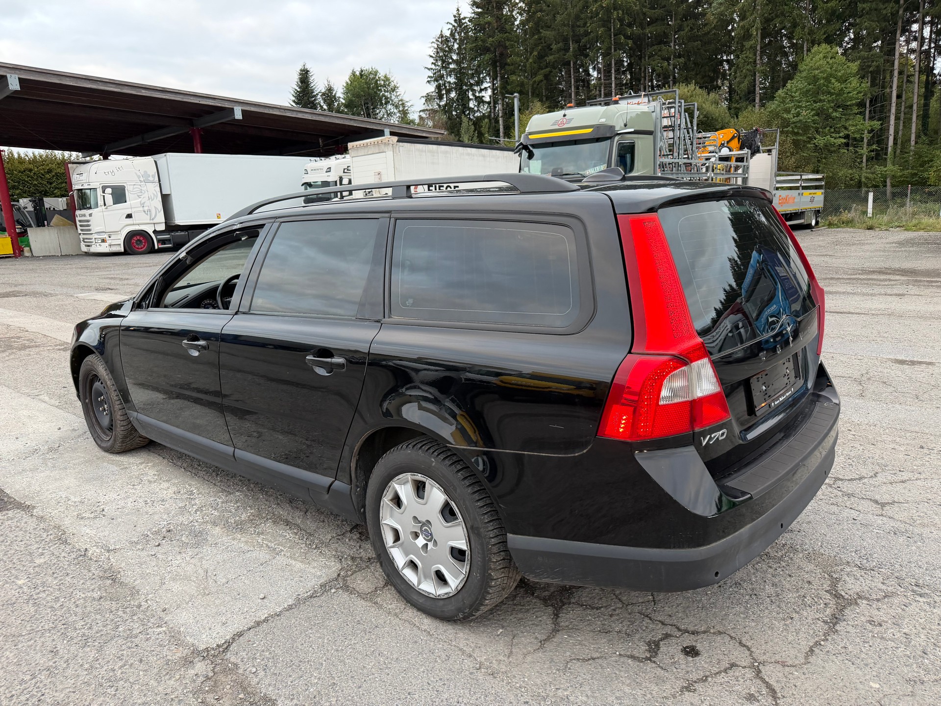 VOLVO V70 2.5T Momentum Geartronic-image-4