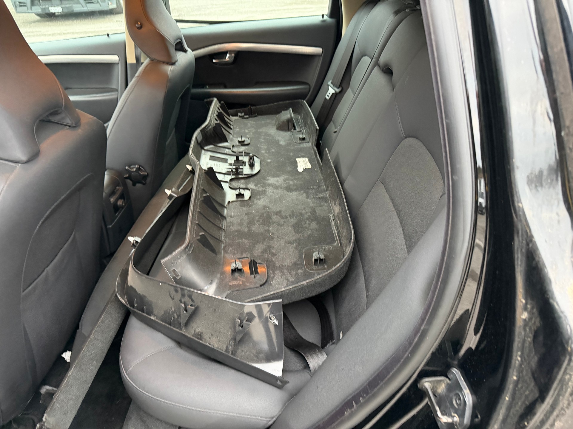 VOLVO V70 2.5T Momentum Geartronic-image-7