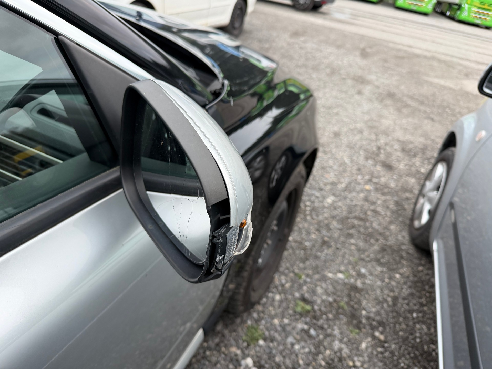 VOLVO V70 2.5T Momentum Geartronic-image-14