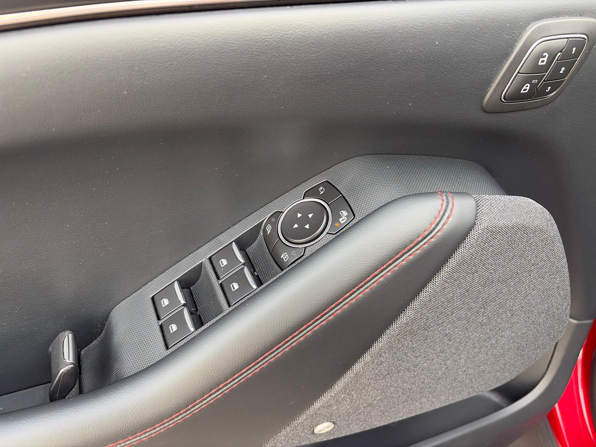 FORD Mustang Mach-E Extended AWD-image-14