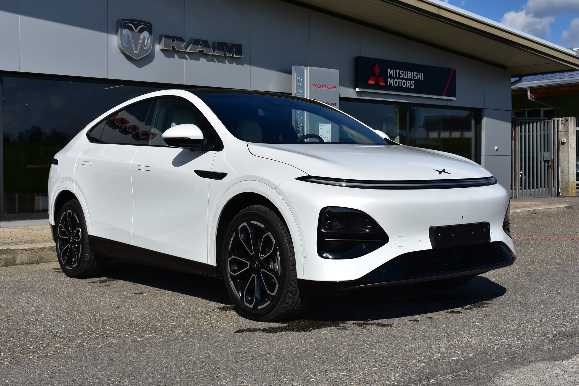 XPENG G6 80kWh Performance AWD-image-1