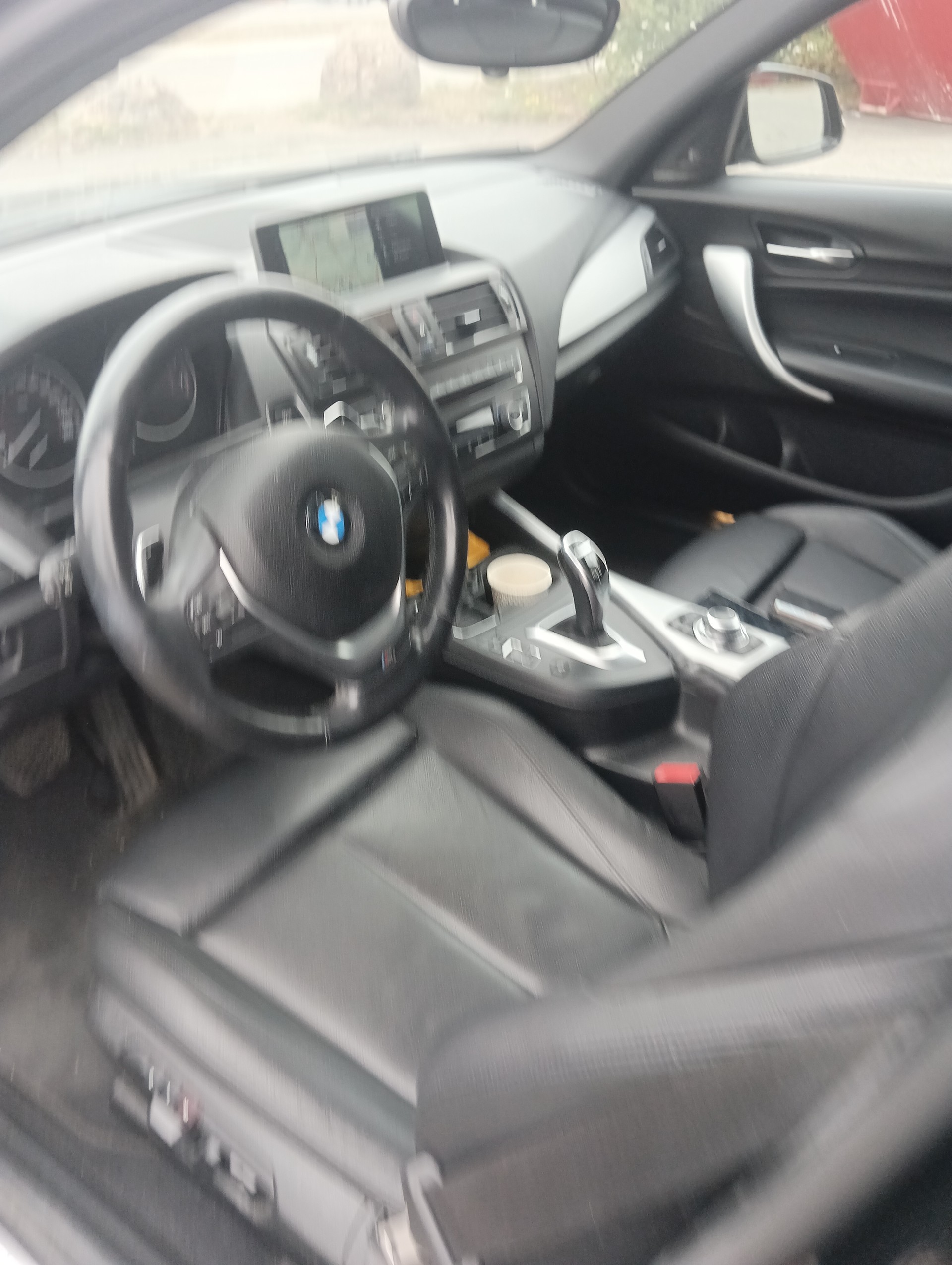 BMW M135i xDrive Steptronic-image-5