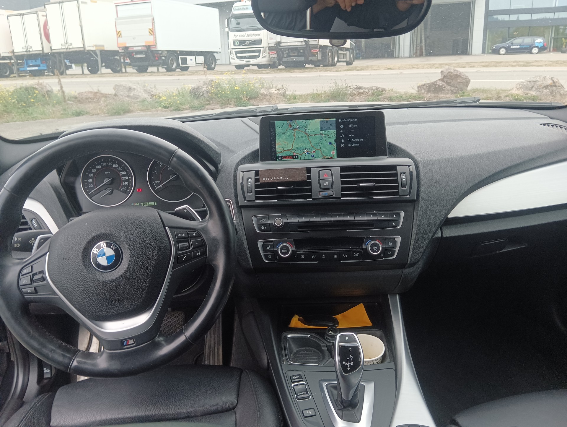BMW M135i xDrive Steptronic-image-7