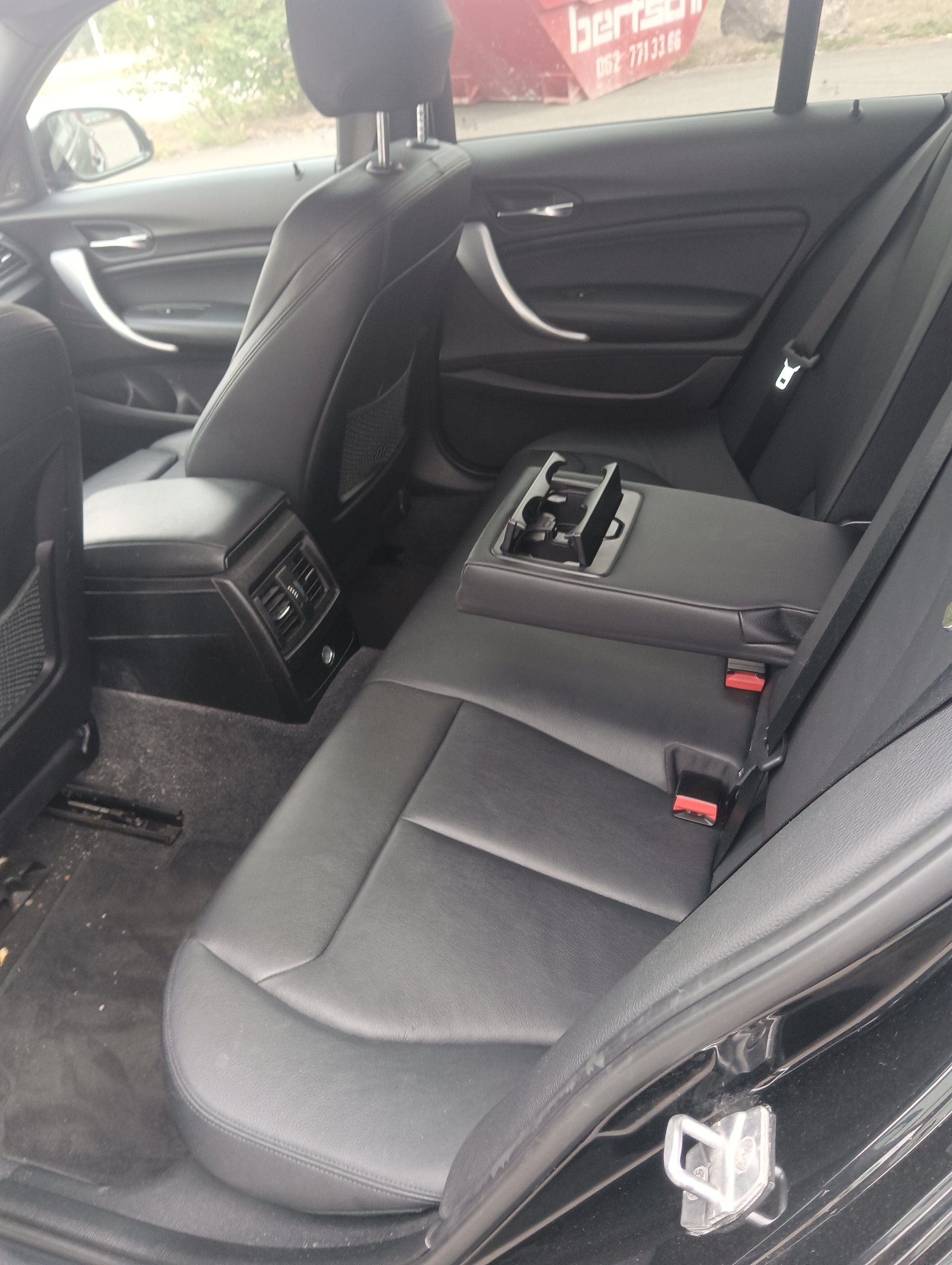 BMW M135i xDrive Steptronic-image-6