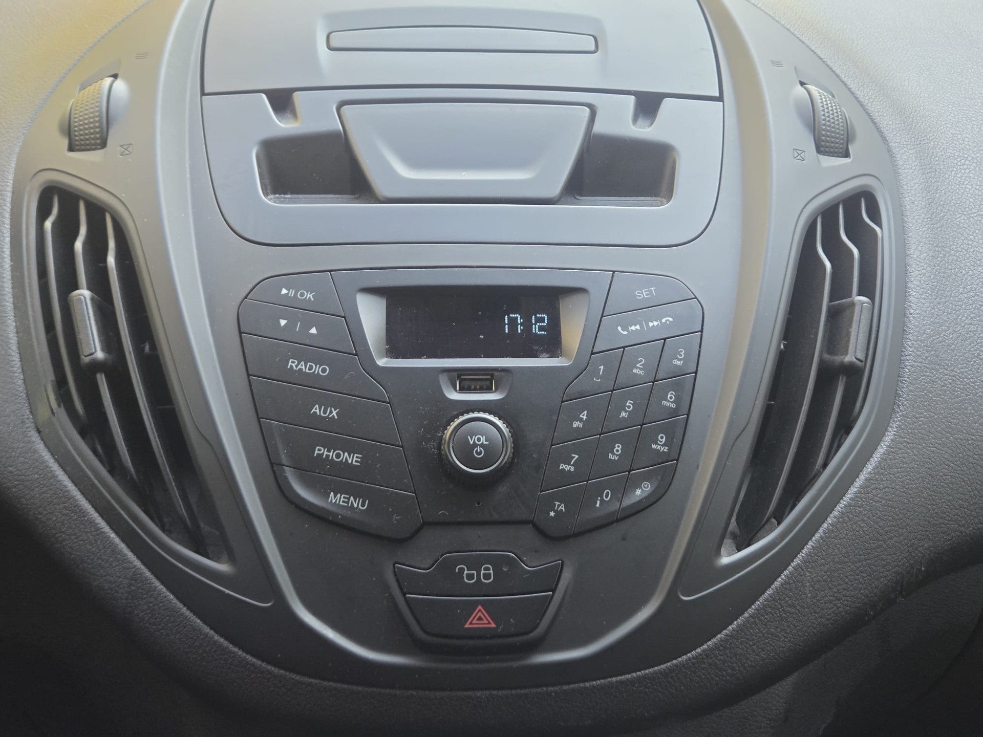 FORD Transit Courier Van 1.0 EcoBoost ** Clim ** Ab MFK ** Expertisé-image-7