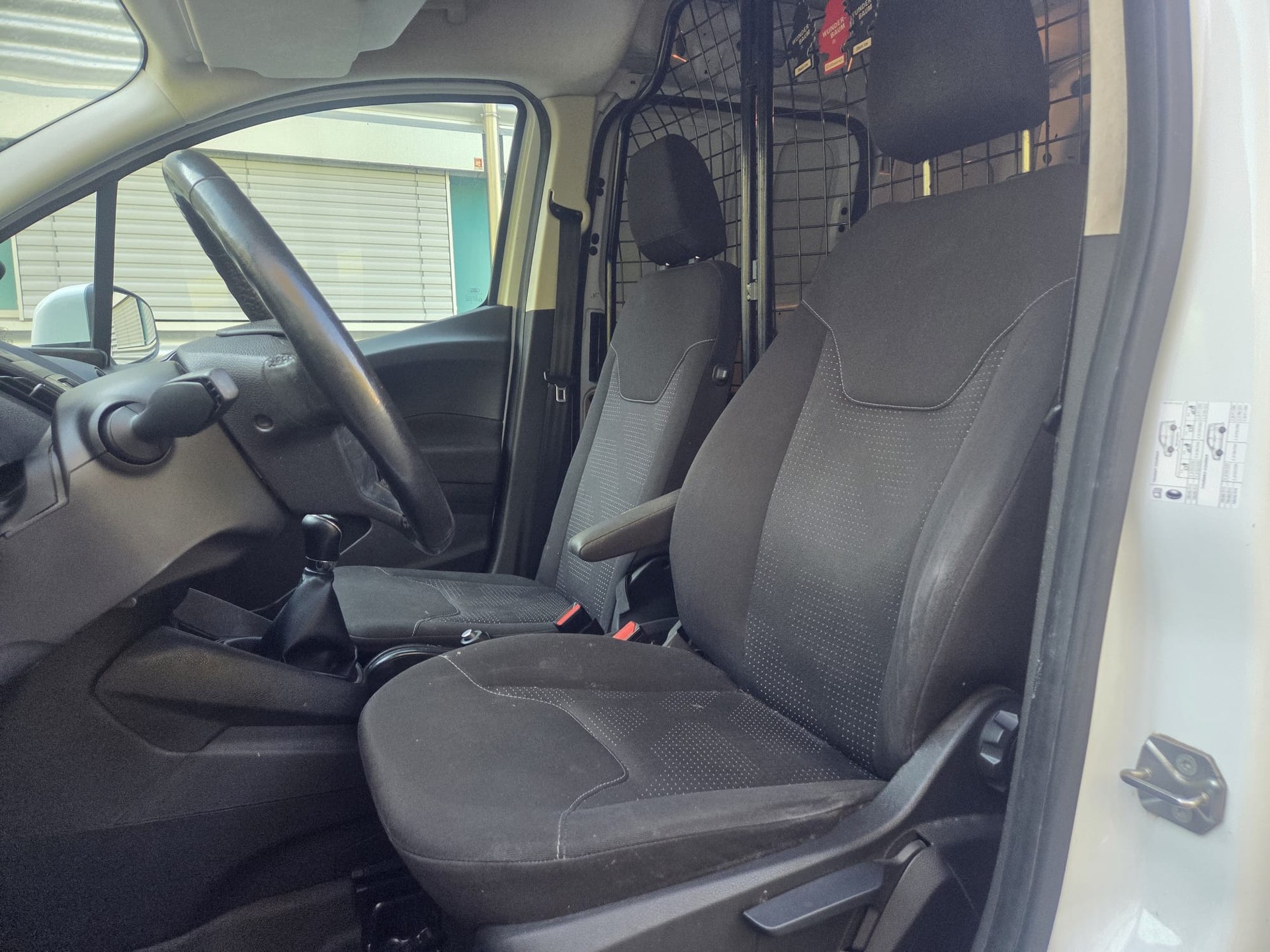 FORD Transit Courier Van 1.0 EcoBoost ** Clim ** Ab MFK ** Expertisé-image-5