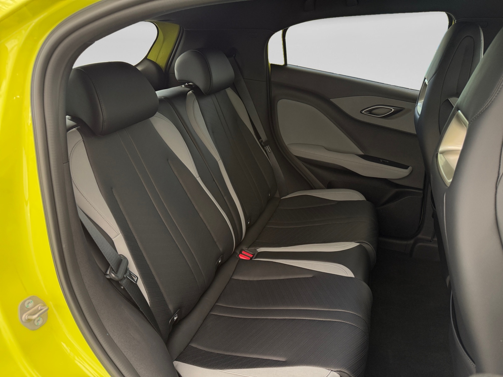 BYD Dolphin Surf 43 kWh Comfort-image-17