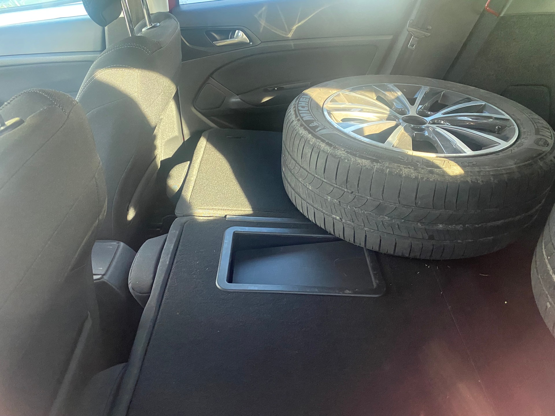 SUBARU Levorg 1.6DIT Advantage AWD Lineartronic-image-3