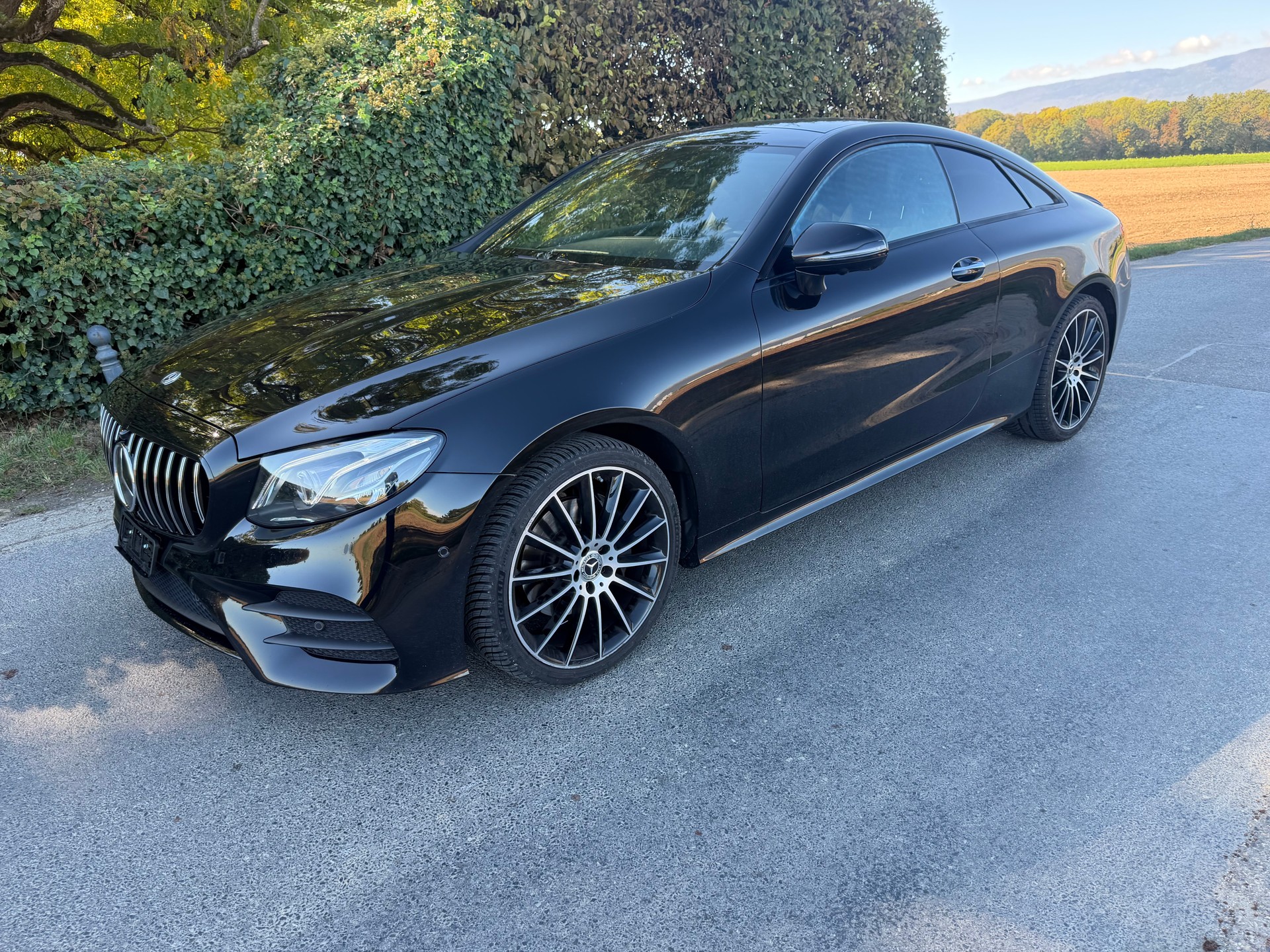 MERCEDES-BENZ E 200 Coupé AMG Line 4 Matic 9G-Tronic-image-2