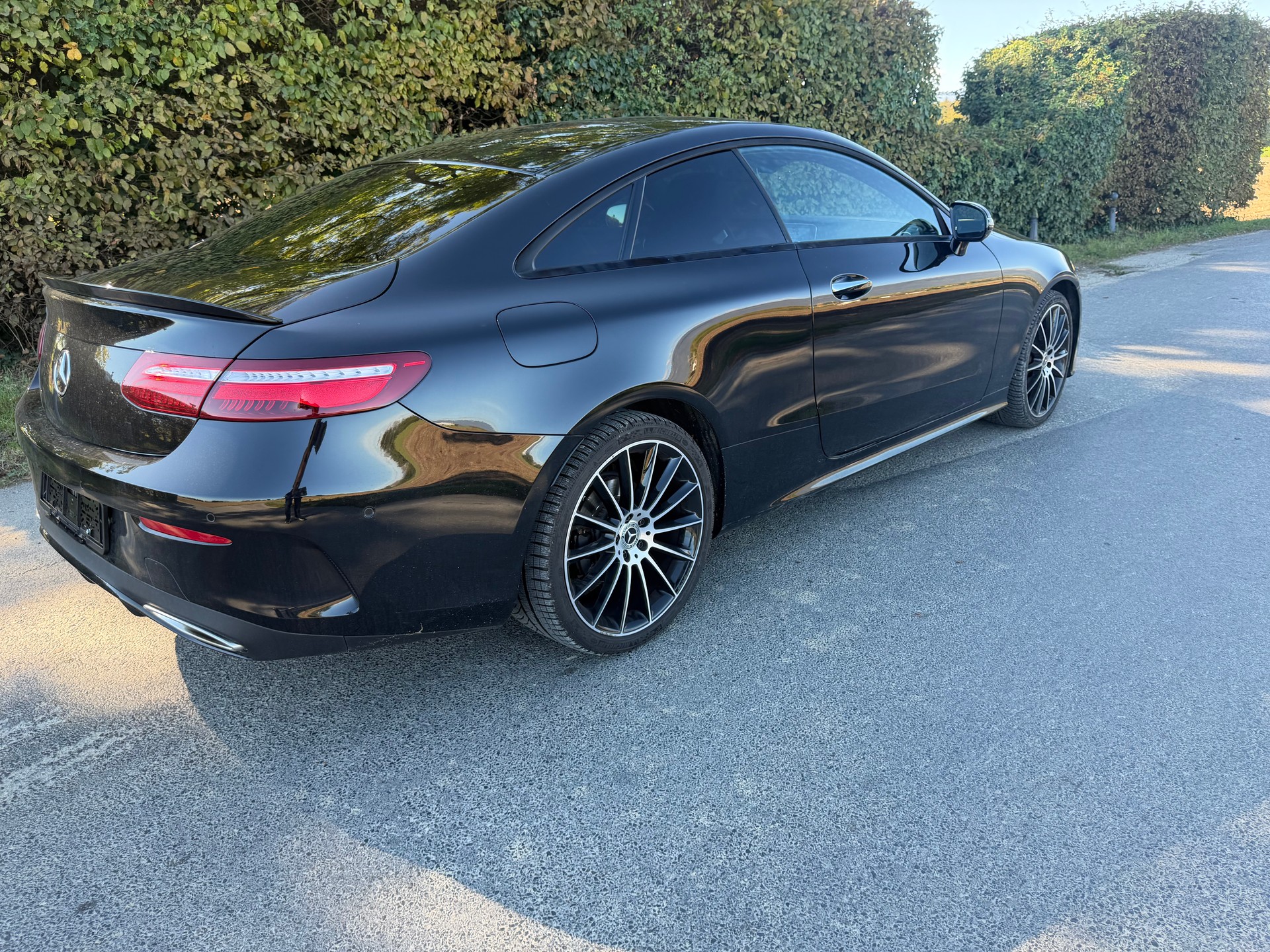 MERCEDES-BENZ E 200 Coupé AMG Line 4 Matic 9G-Tronic-image-5