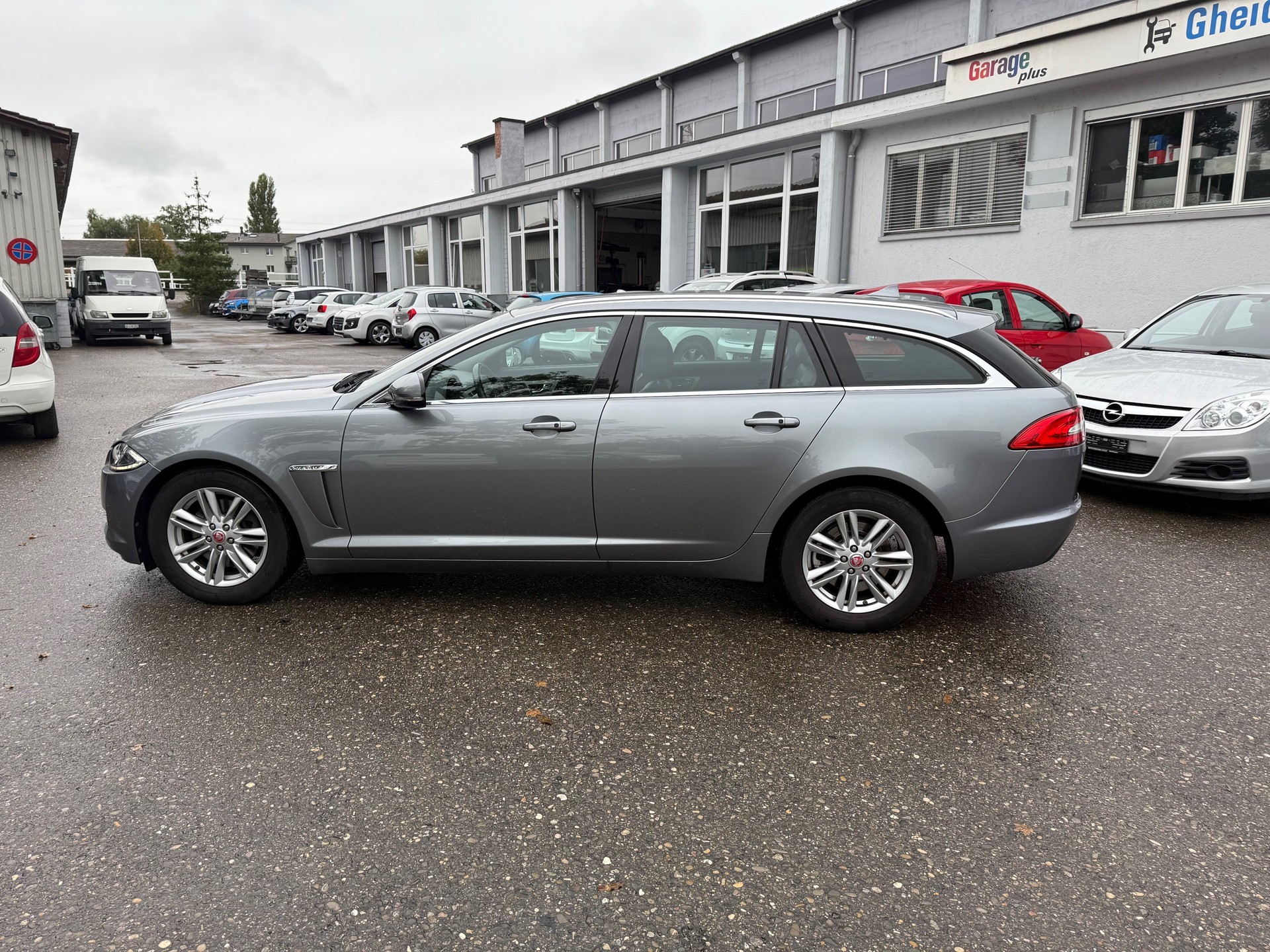 JAGUAR XF Sportbrake 2.2d-image-3