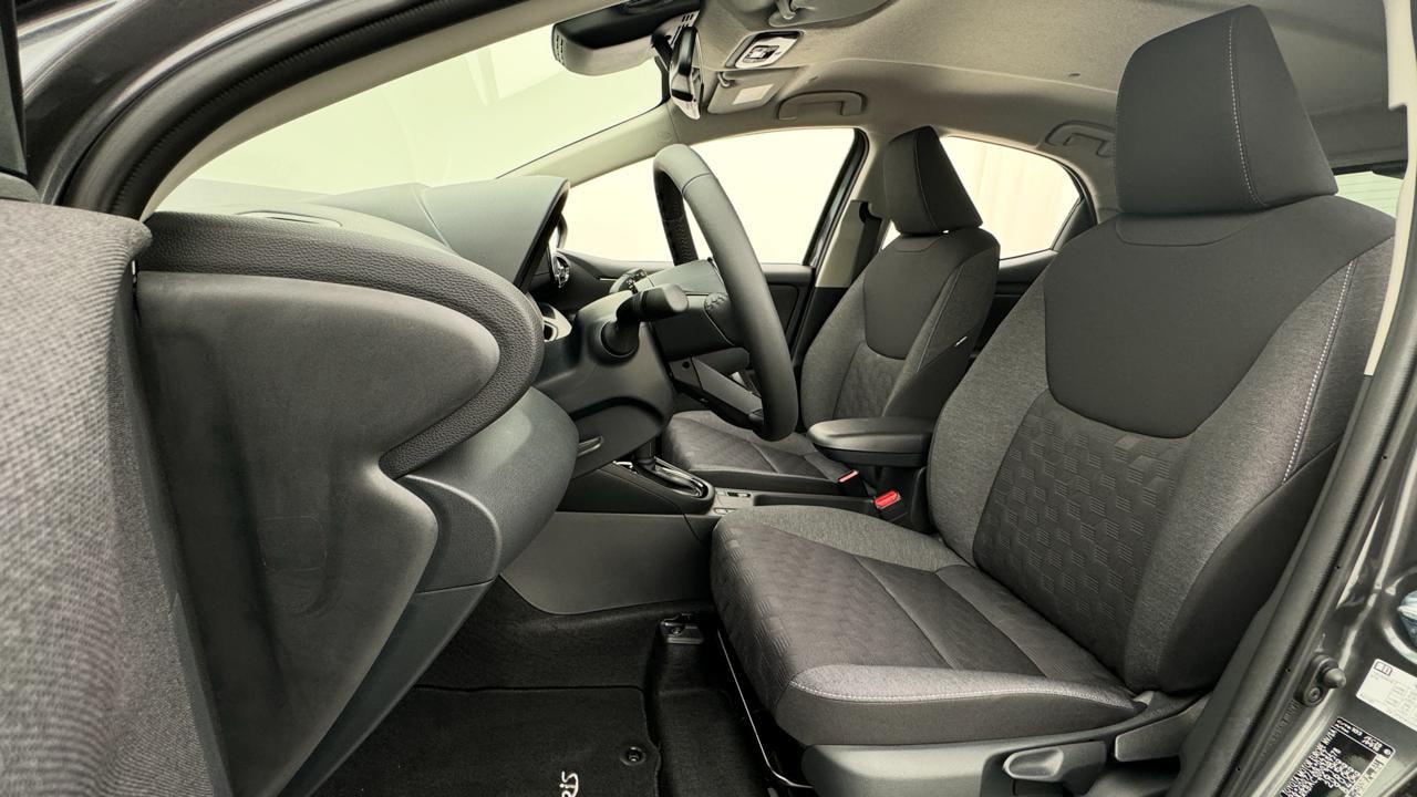 TOYOTA Yaris 1.5 Sport e-CVT-image-4