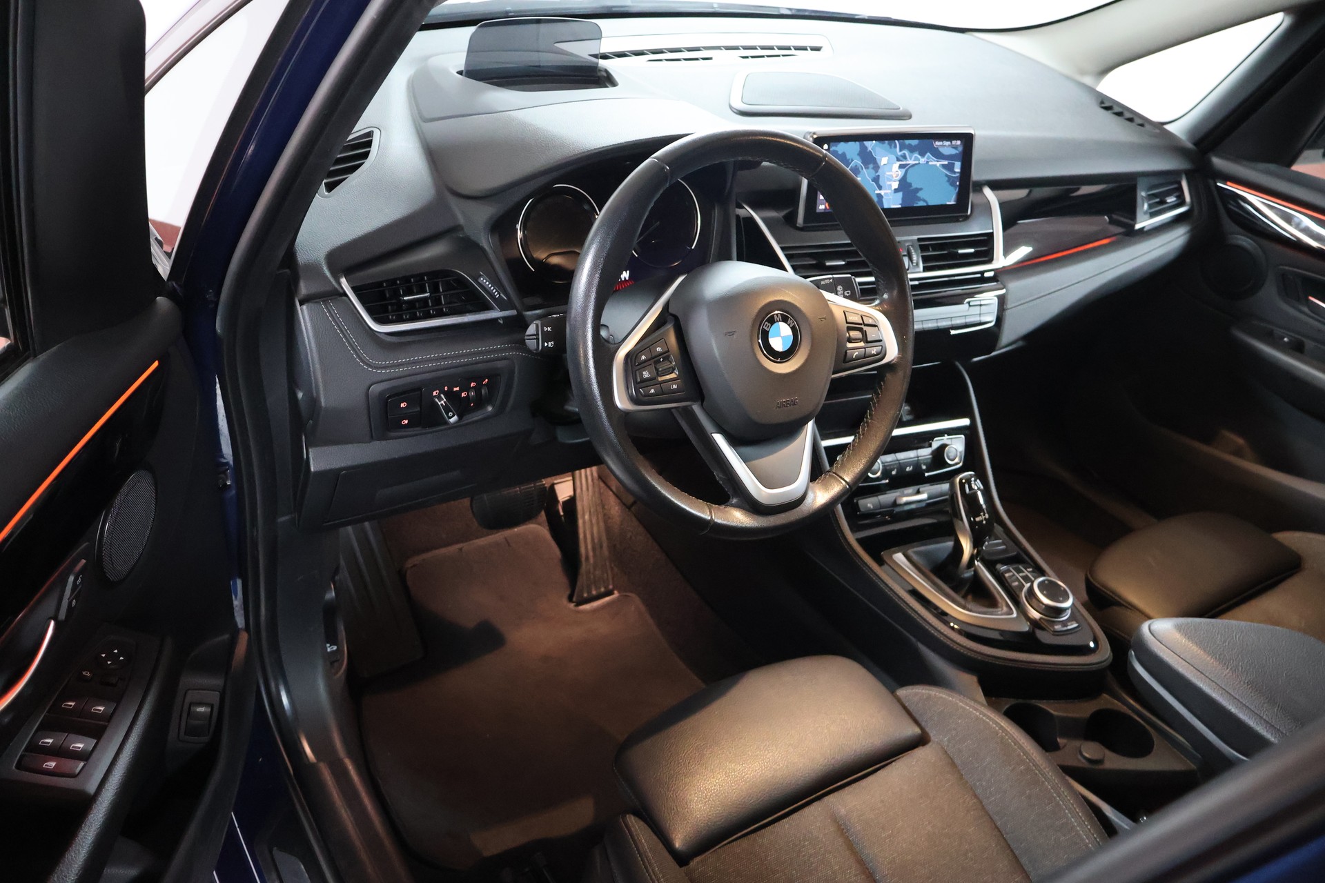 BMW 218d xDrive Gran Tourer Steptronic Sport Line-image-8
