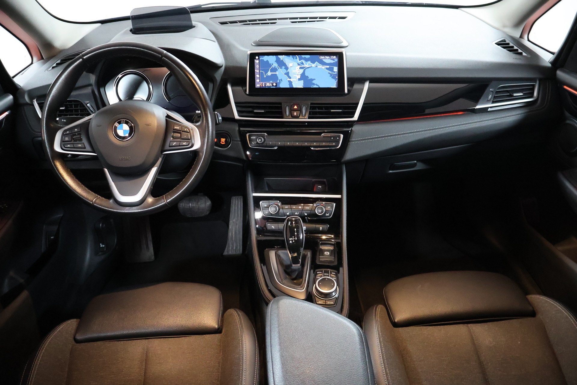 BMW 218d xDrive Gran Tourer Steptronic Sport Line-image-10