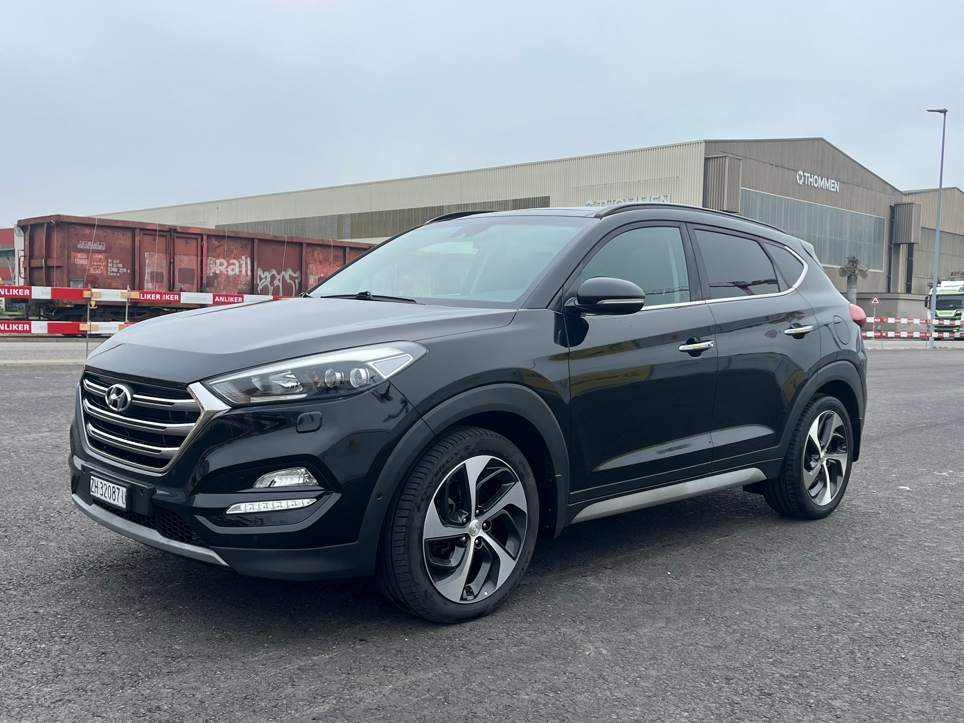 HYUNDAI Tucson 2.0 CRDI Vertex 4WD Automatic-image-3