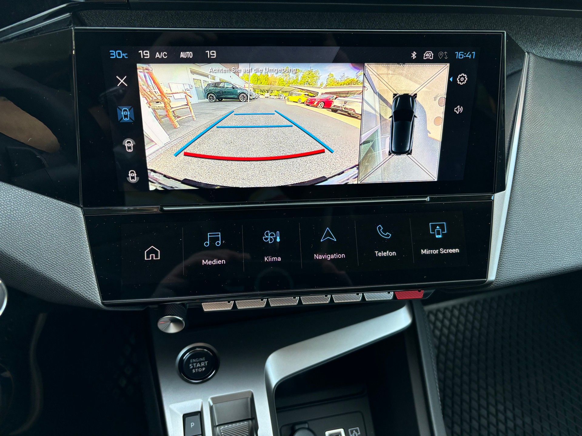 PEUGEOT 308 1.2 Allure 136 Hybrid-image-12