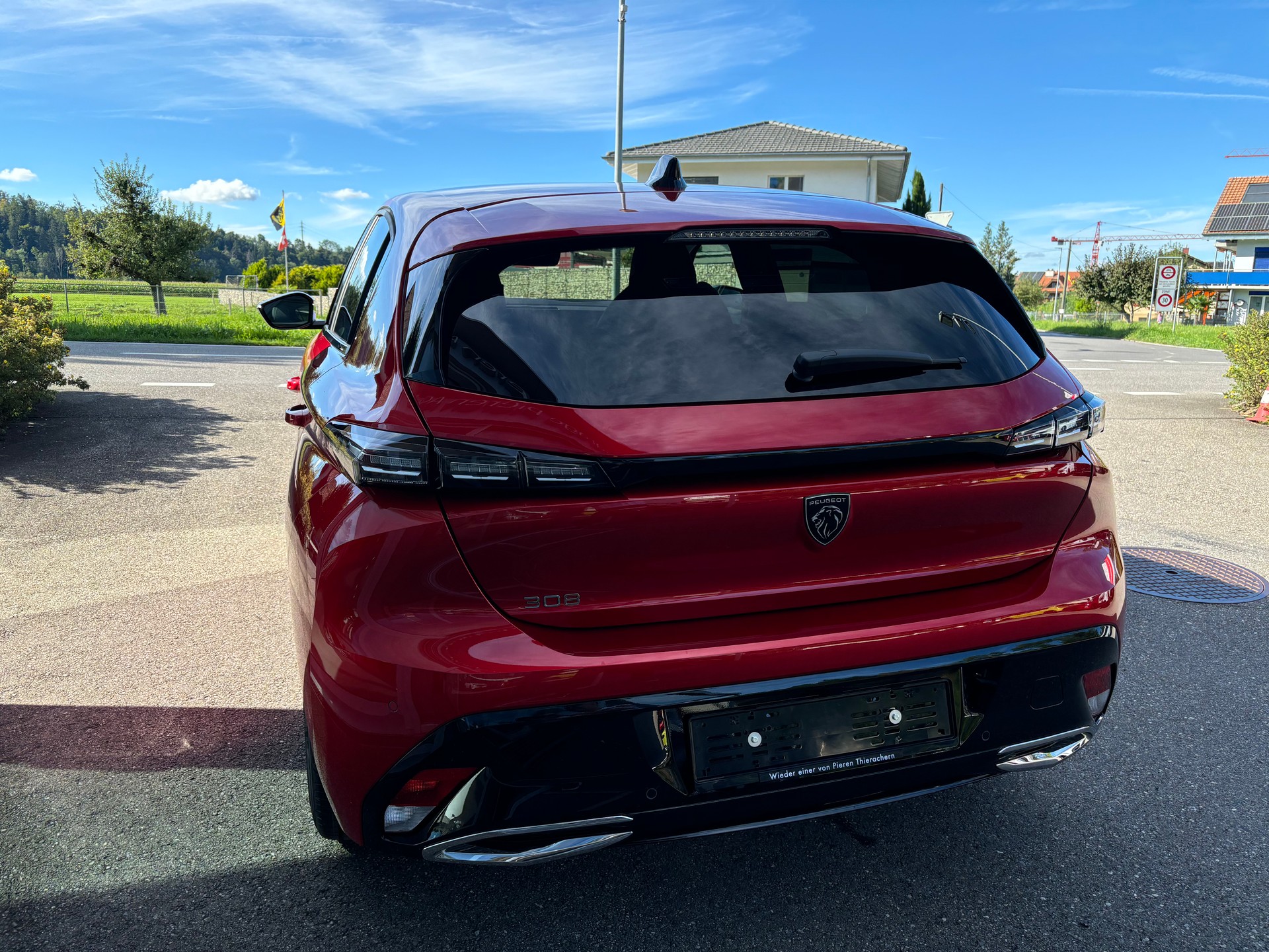 PEUGEOT 308 1.2 Allure 136 Hybrid-image-2