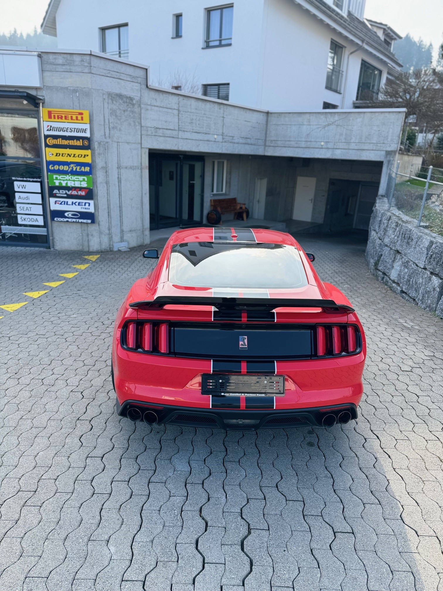 FORD GT 350 Shelby-image-4