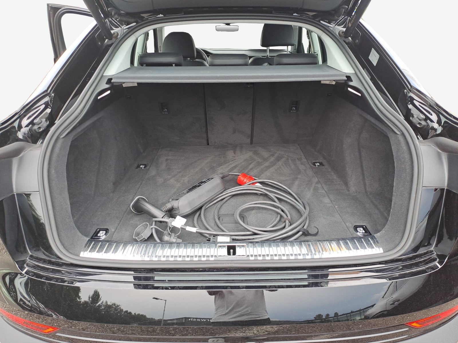 AUDI e-tron 55 Sportback quattro-image-9