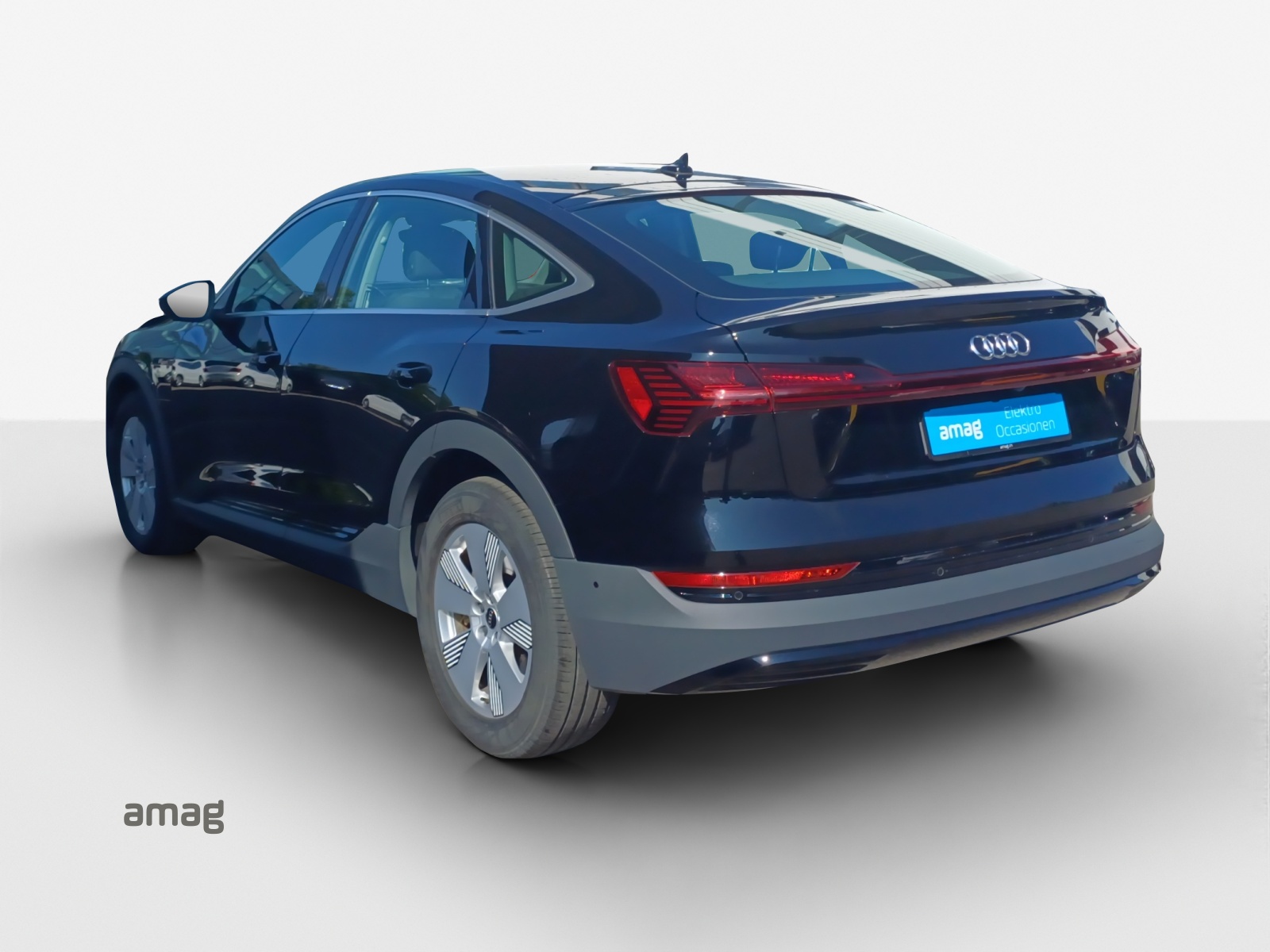 AUDI e-tron 55 Sportback quattro-image-2
