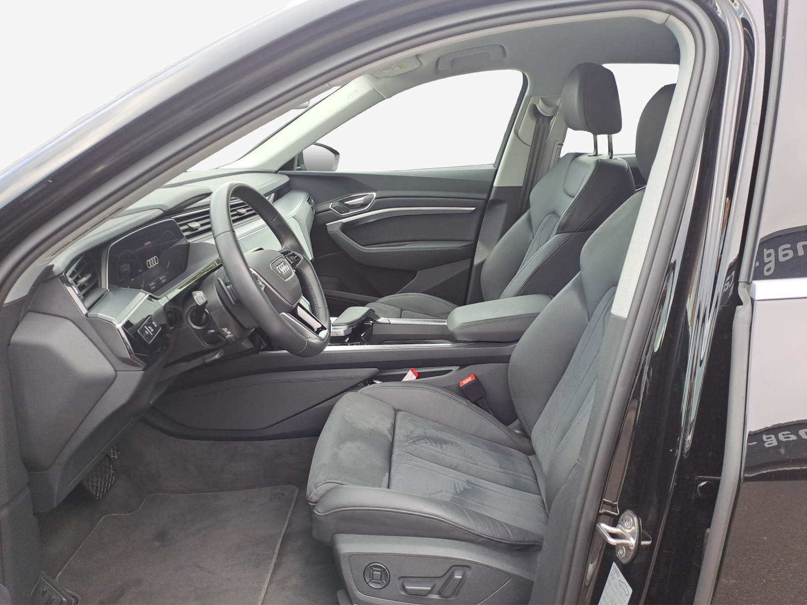 AUDI e-tron 55 Sportback quattro-image-6