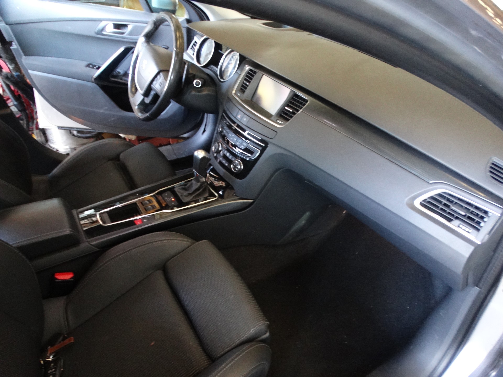 PEUGEOT 508 SW 2.0 BlueHDi Allure Automatic-image-9