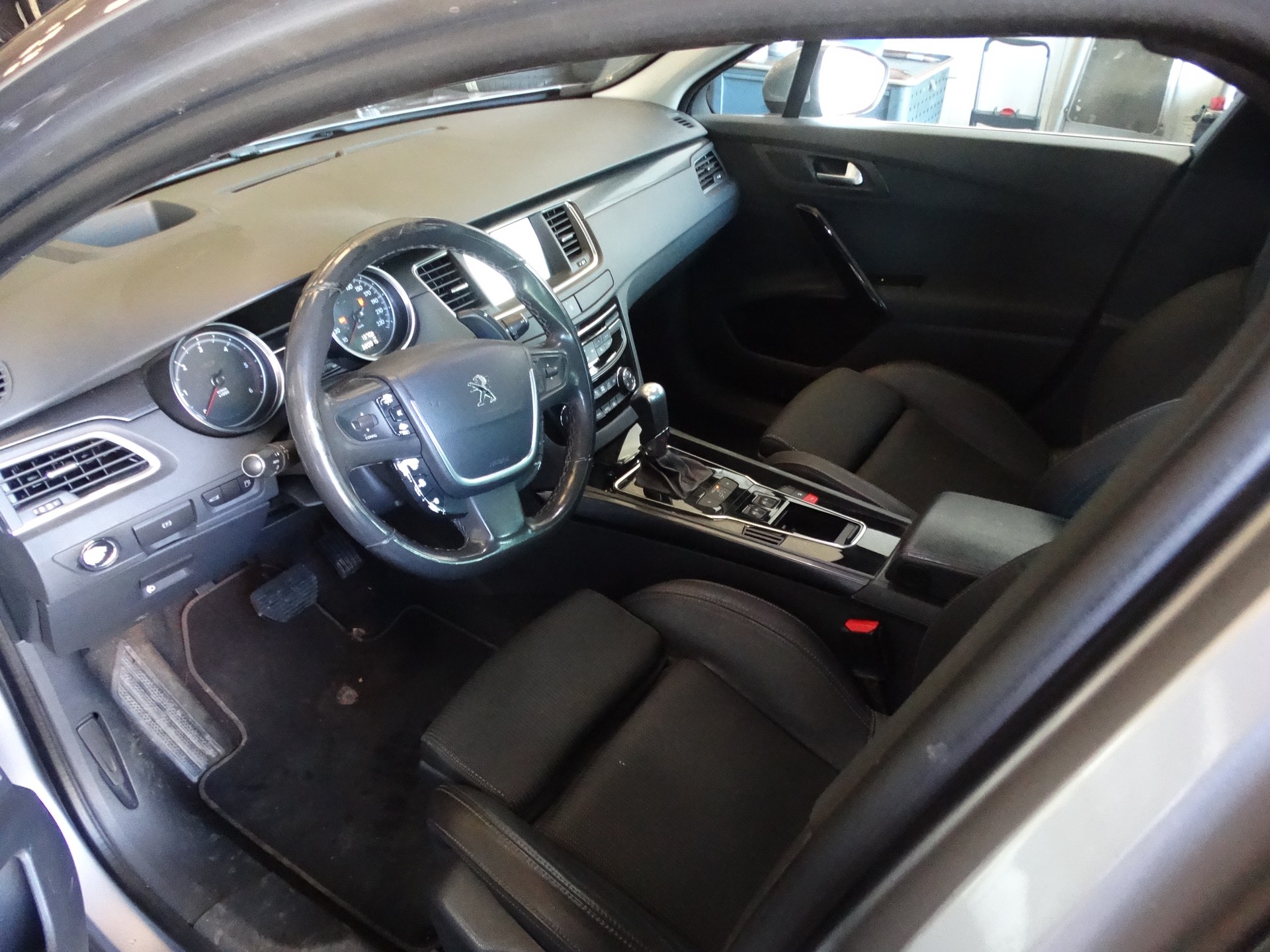 PEUGEOT 508 SW 2.0 BlueHDi Allure Automatic-image-6