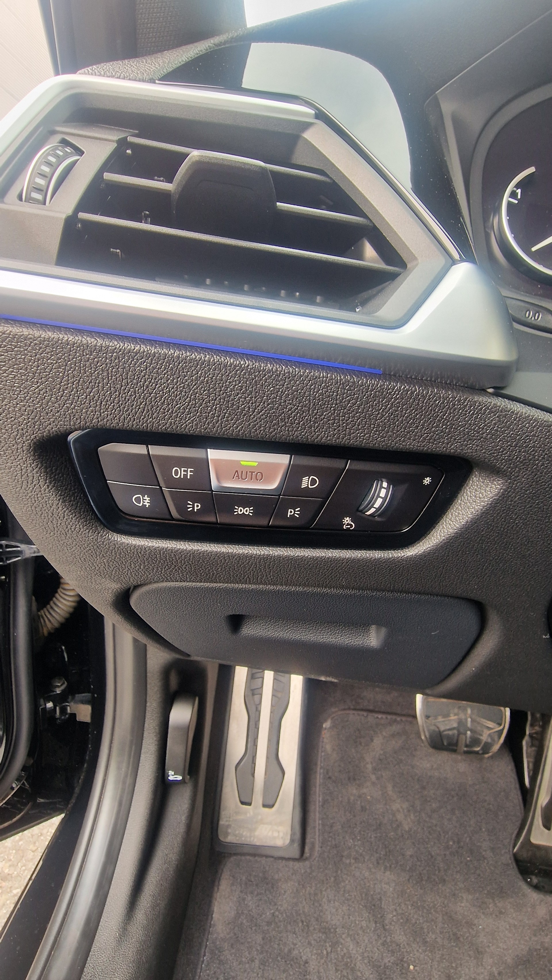 BMW M340i xDrive-image-24