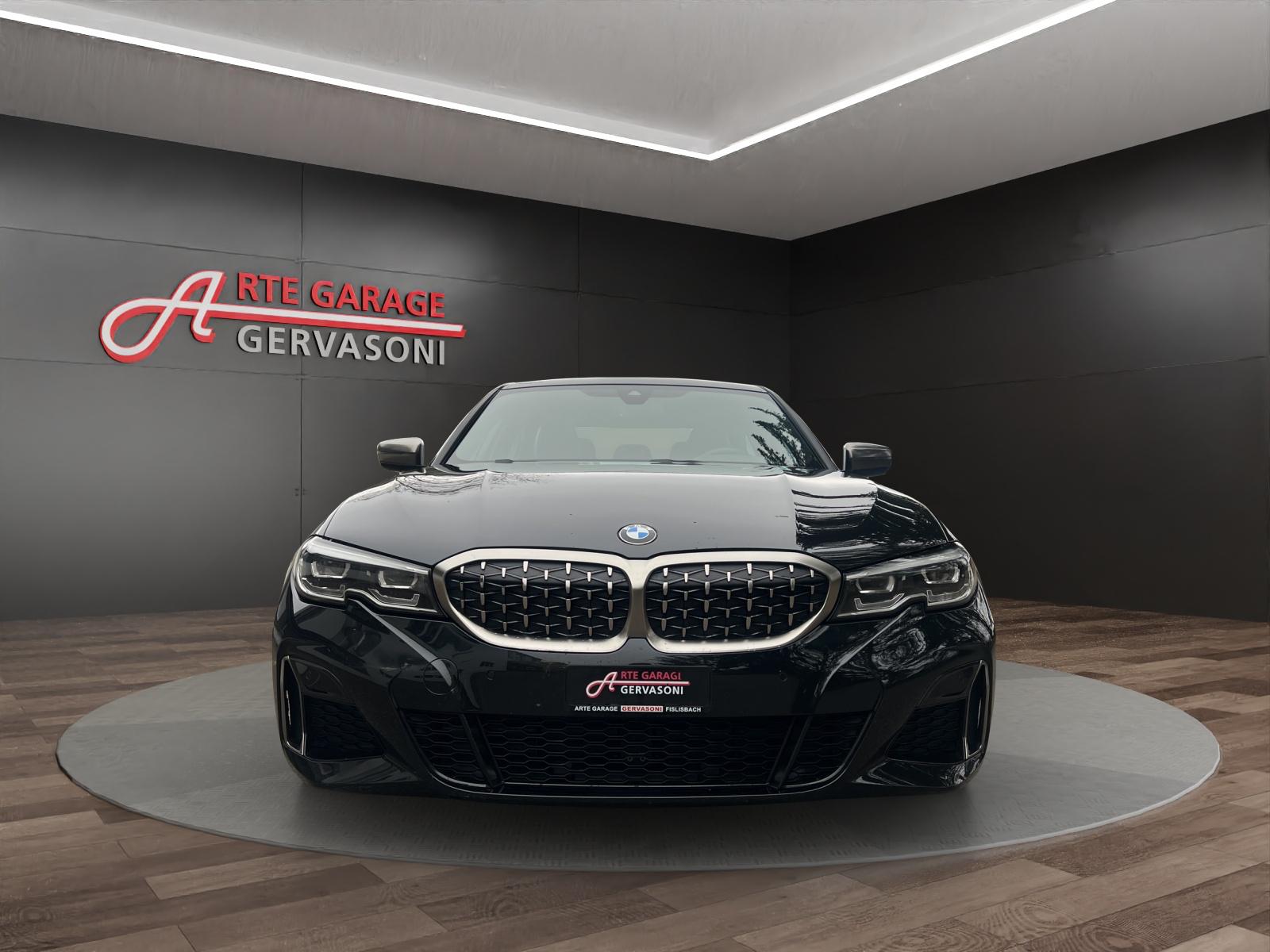 BMW M340i xDrive-showroom-element-1