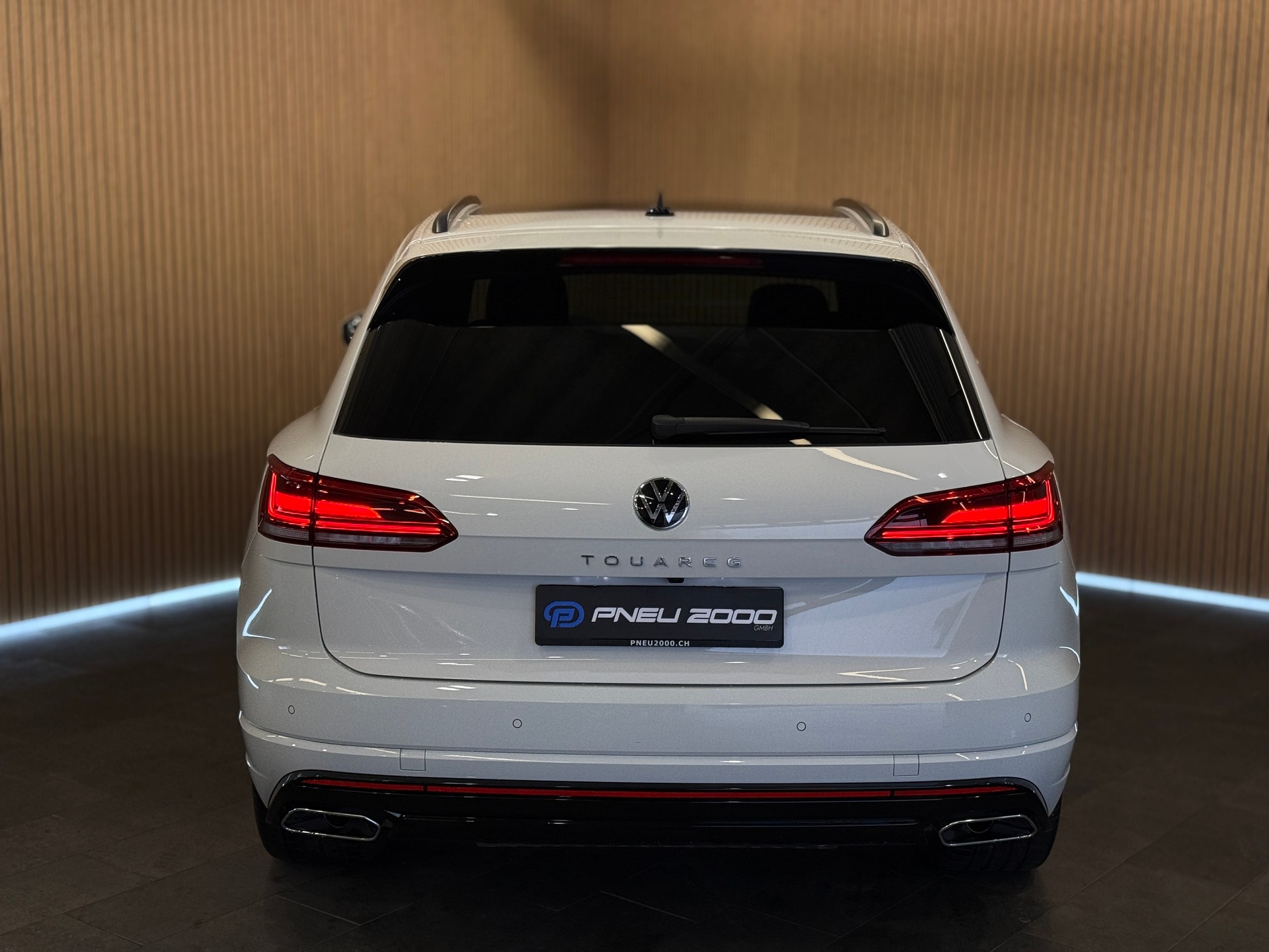 VW Touareg 3.0 TDI R Line Tiptronic-image-4
