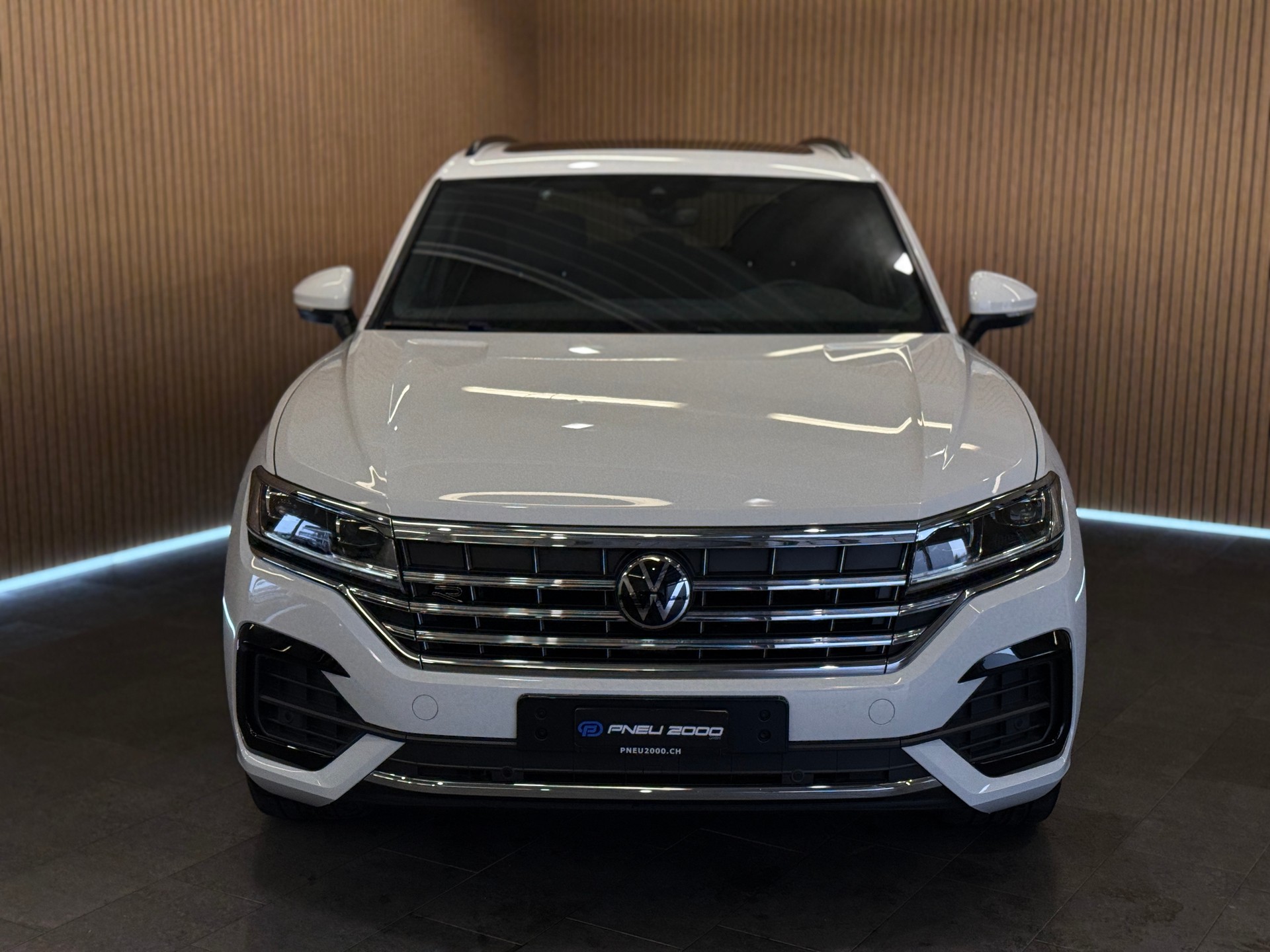 VW Touareg 3.0 TDI R Line Tiptronic-image-1