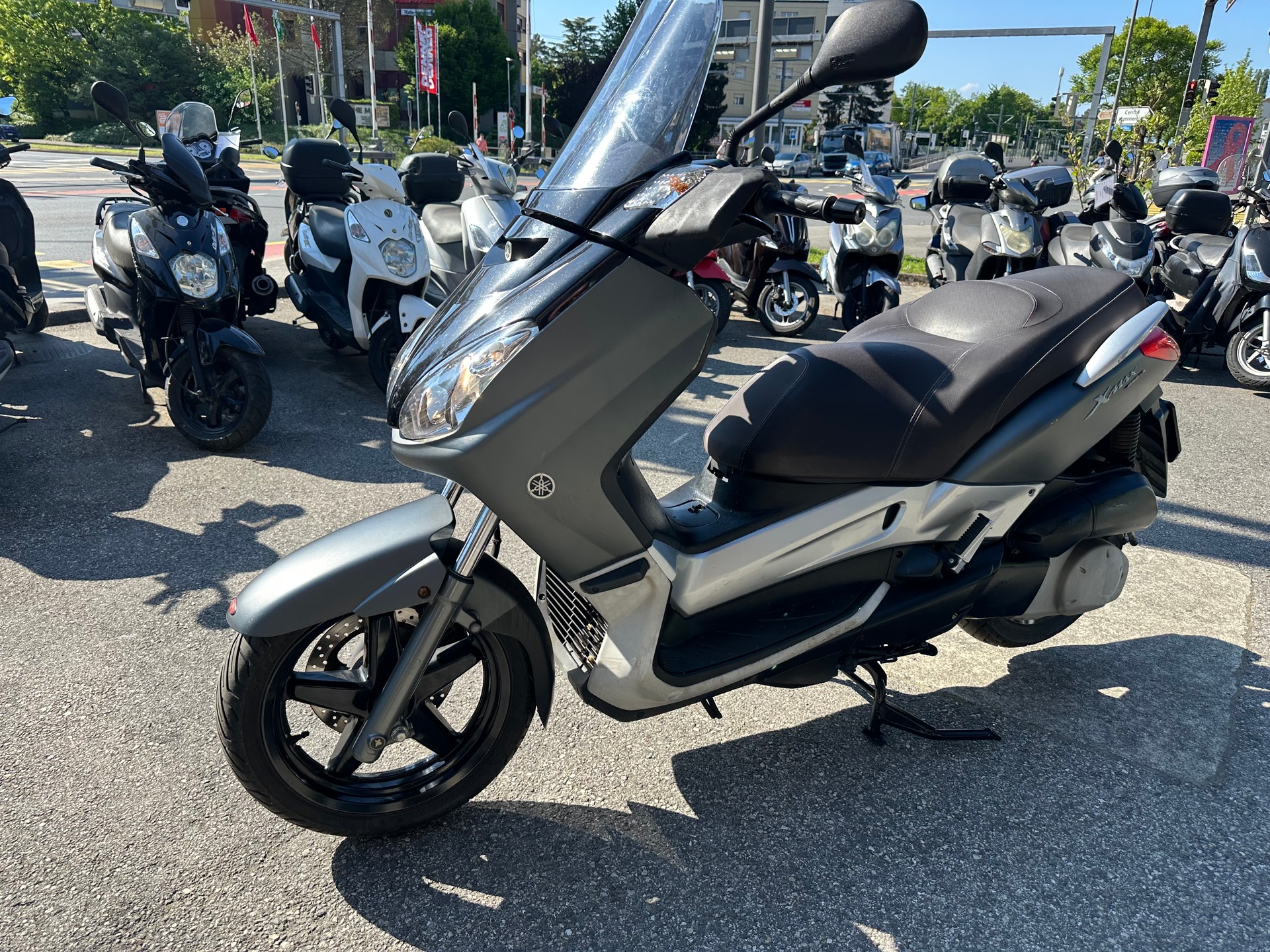 YAMAHA X-Max YP 250 R Black Max-image-2