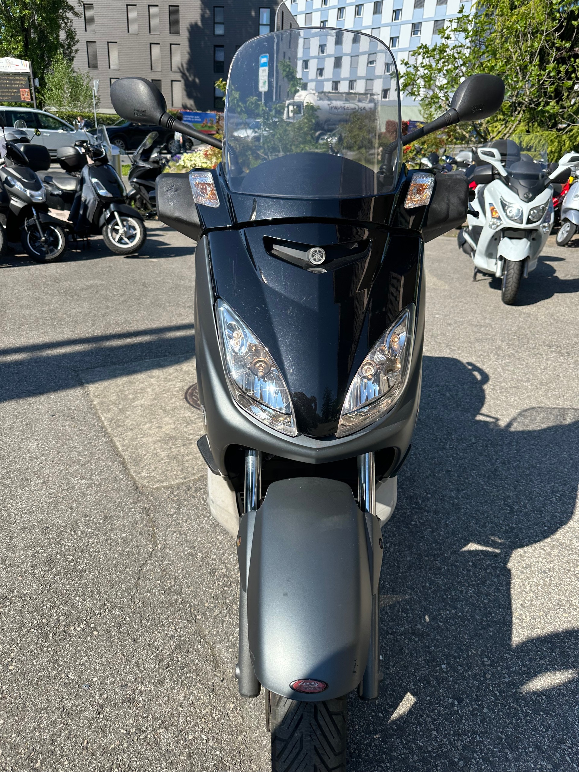 YAMAHA X-Max YP 250 R Black Max-image-1