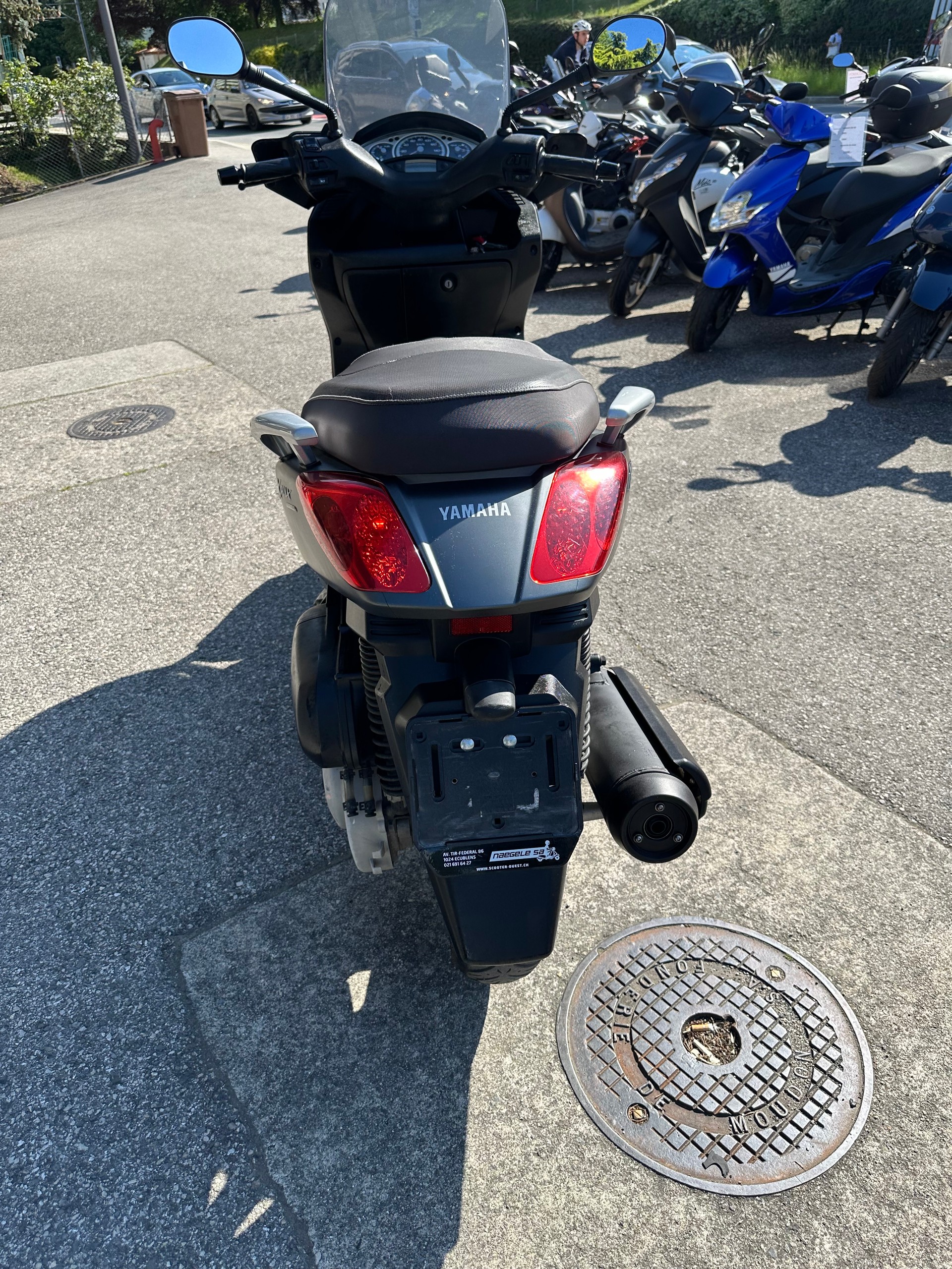 YAMAHA X-Max YP 250 R Black Max-image-4