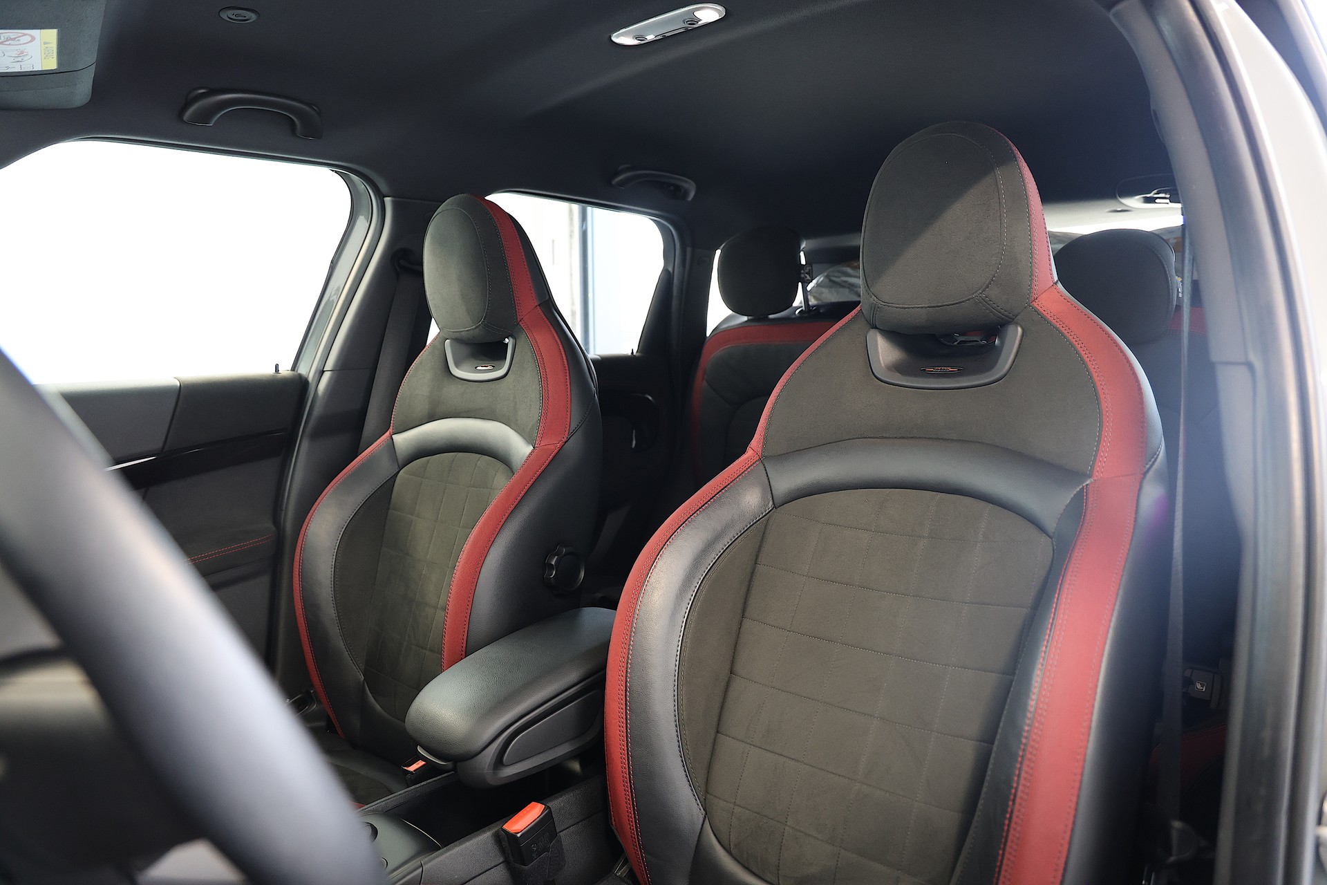 MINI Countryman John Cooper Works ALL4-image-6