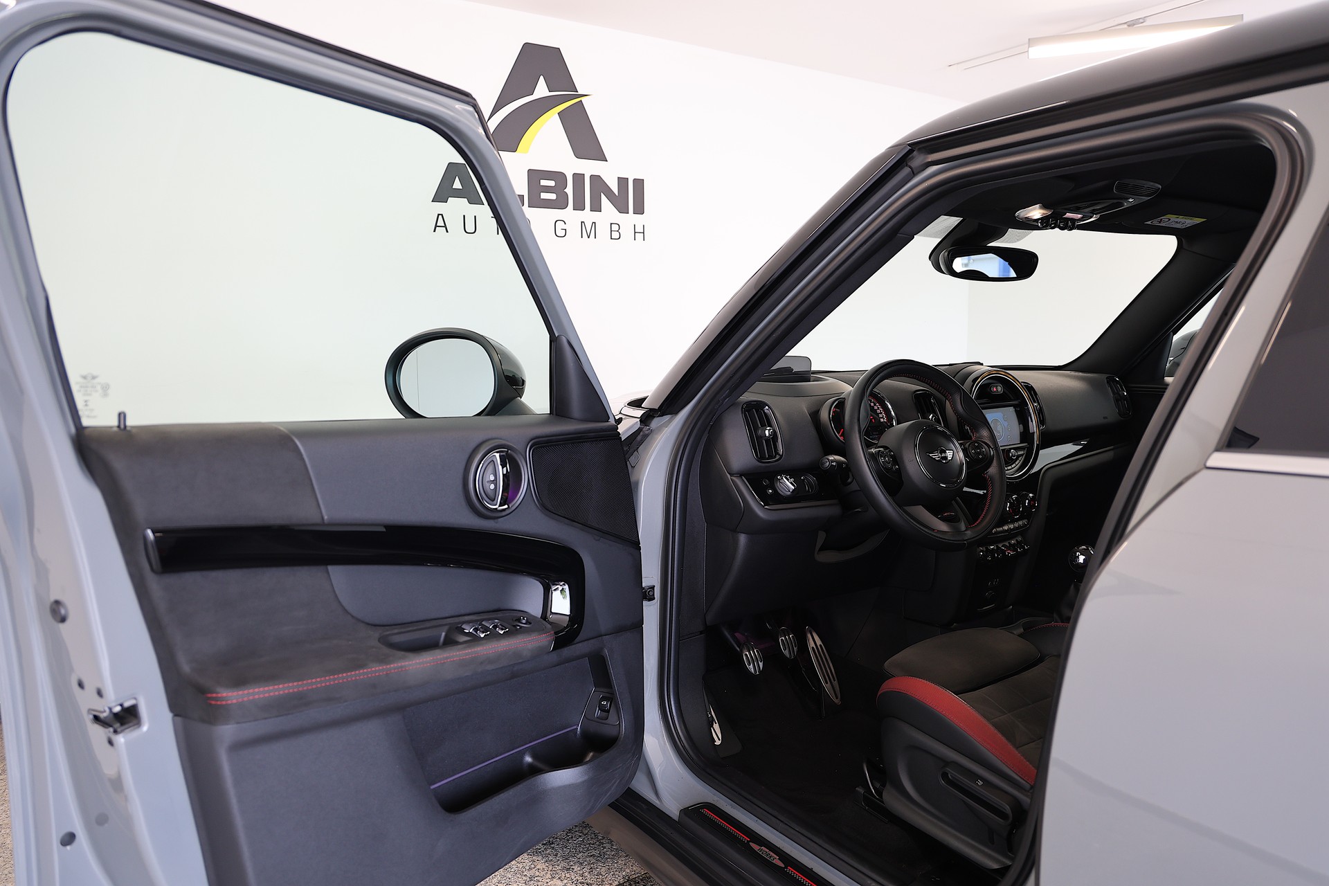 MINI Countryman John Cooper Works ALL4-image-4