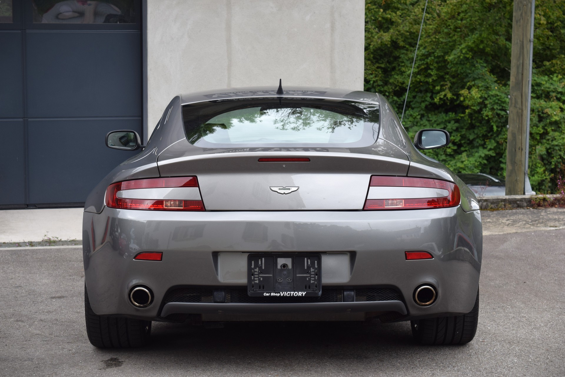 ASTON MARTIN V8 Vantage 4.3-image-9