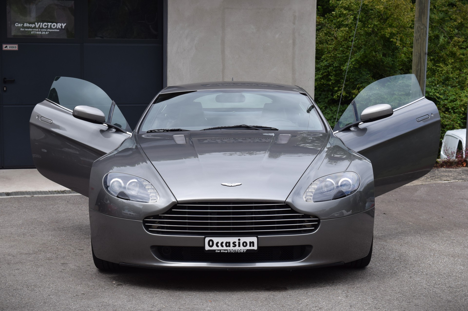 ASTON MARTIN V8 Vantage 4.3-image-6