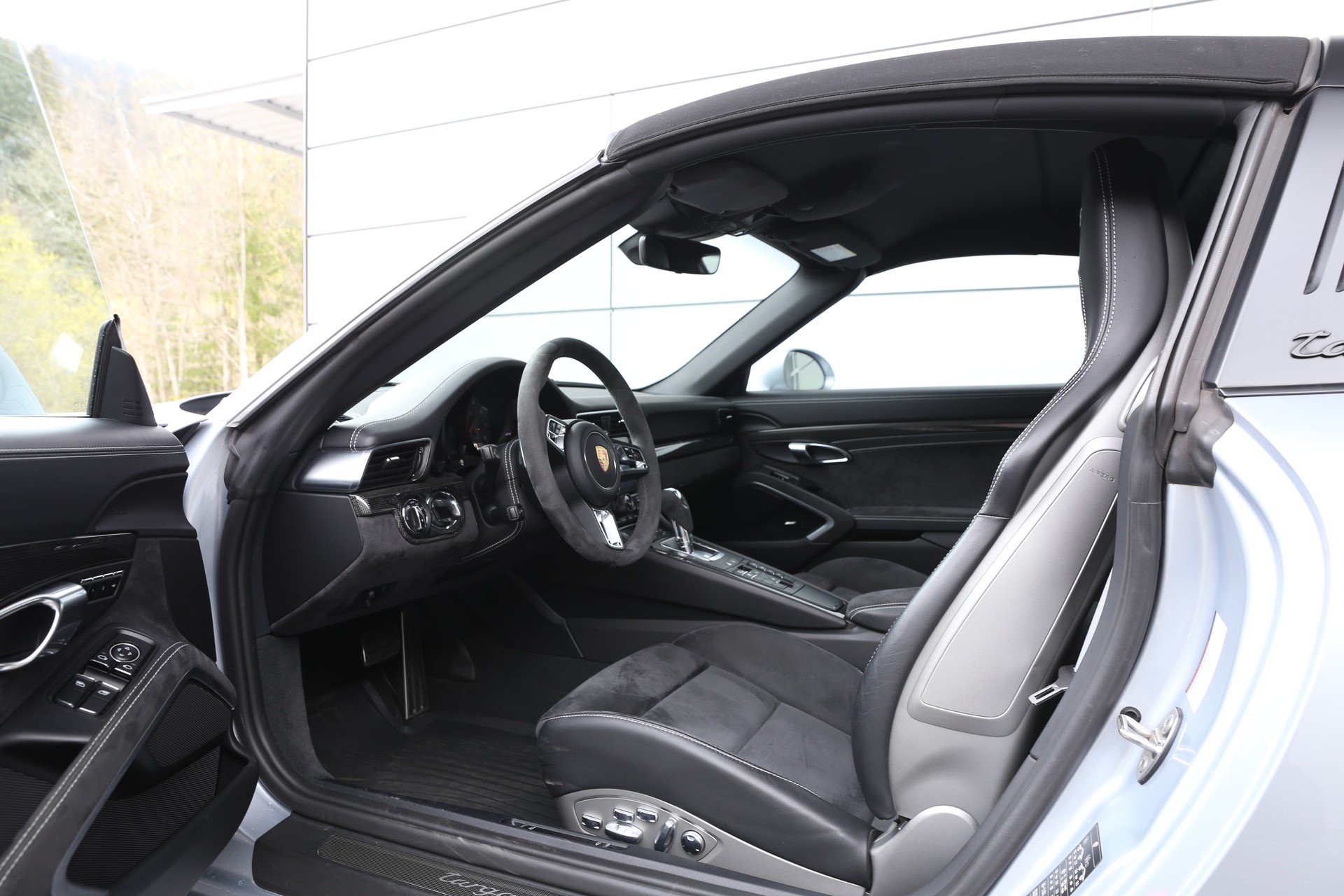 PORSCHE 911 Targa 4 GTS PDK-image-3