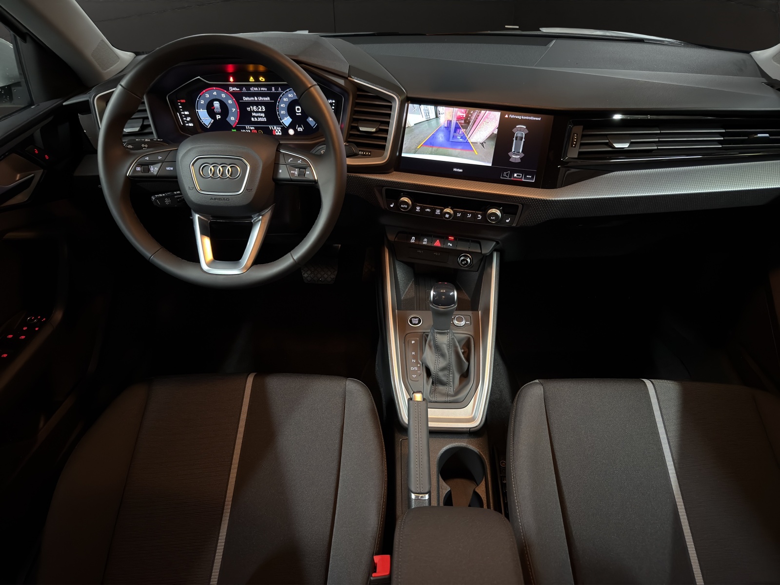 AUDI A1 Sportback 30 TFSI Attraction S-tronic-image-10