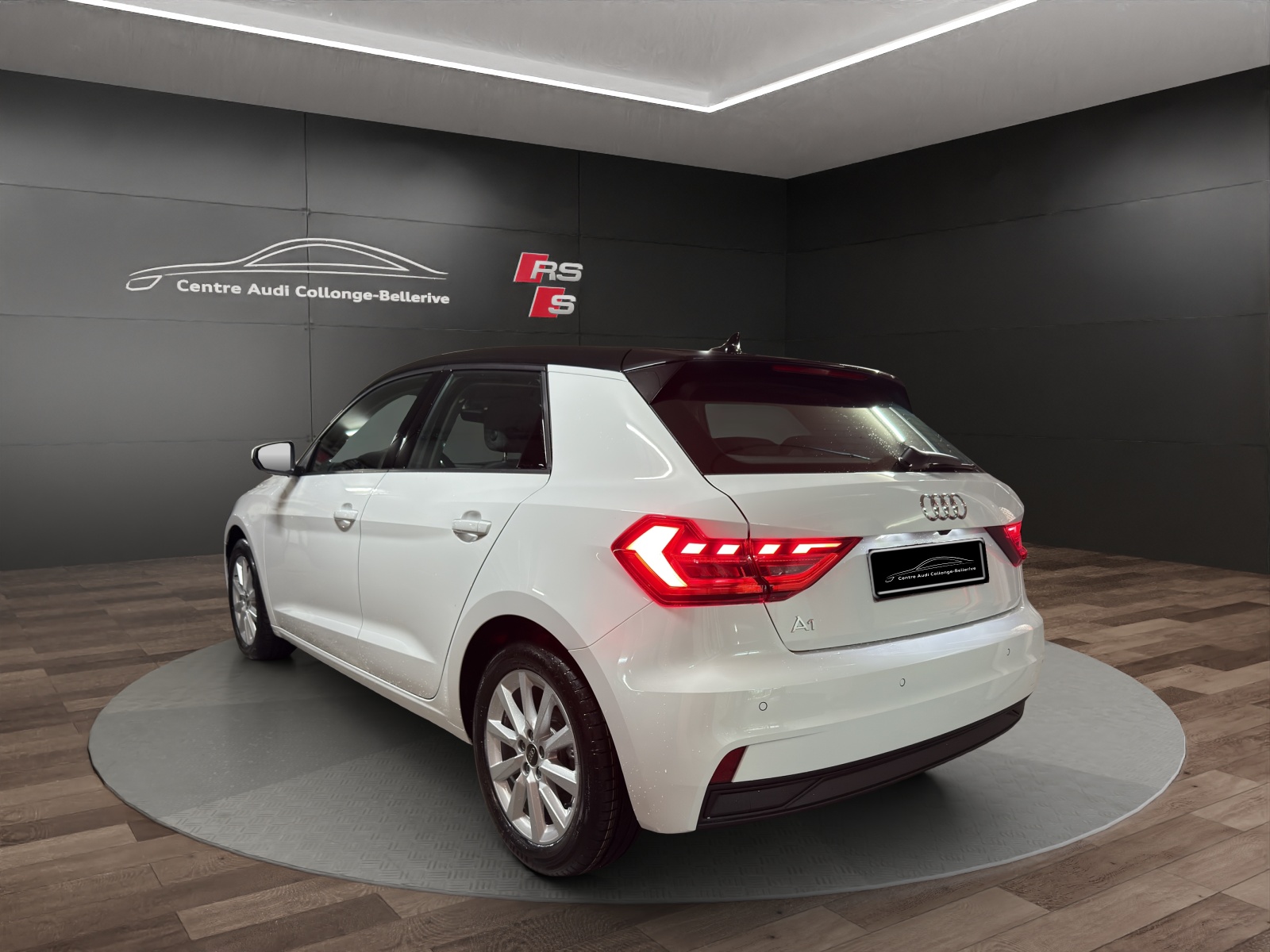 AUDI A1 Sportback 30 TFSI Attraction S-tronic-image-3