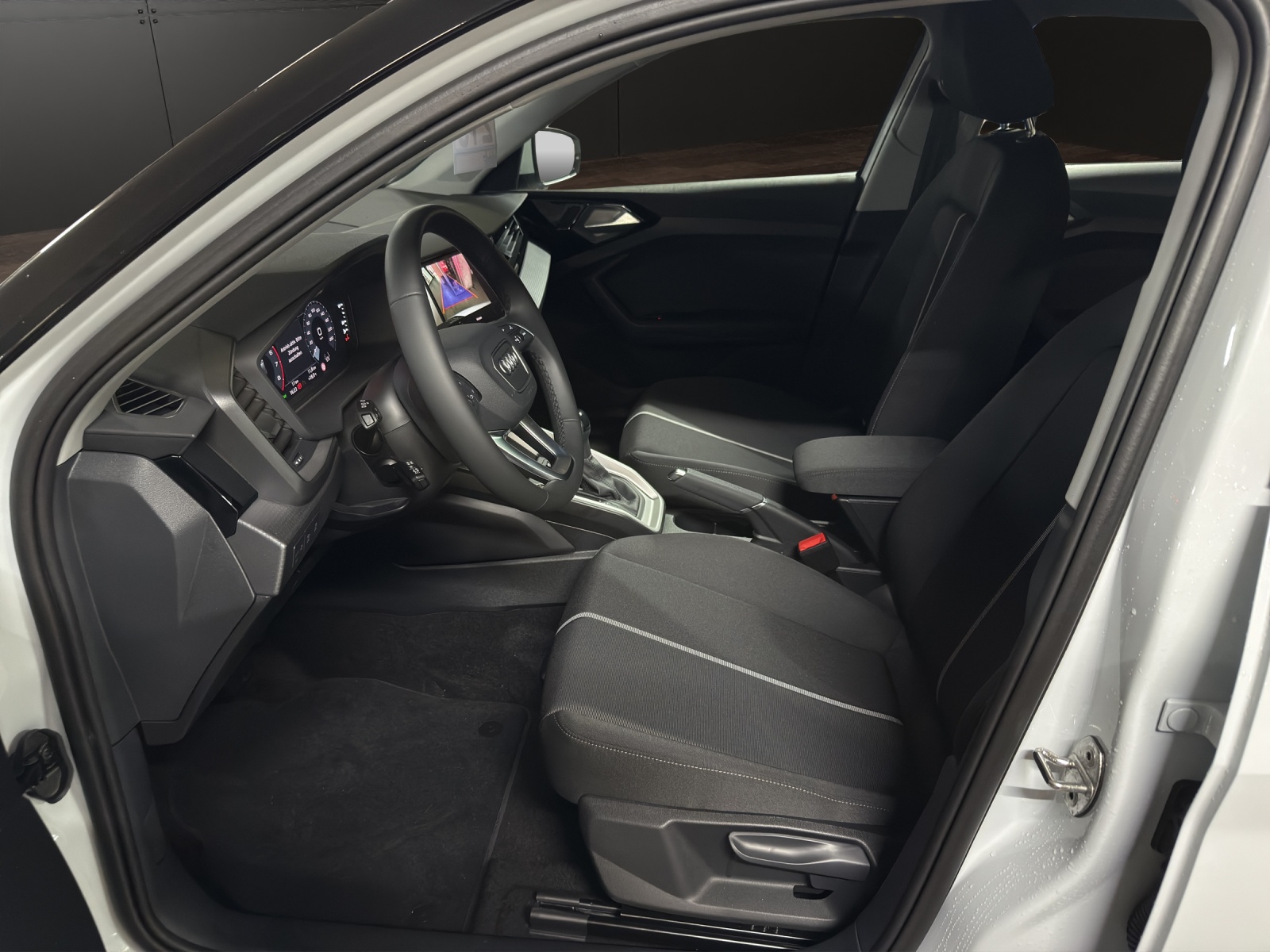 AUDI A1 Sportback 30 TFSI Attraction S-tronic-image-6