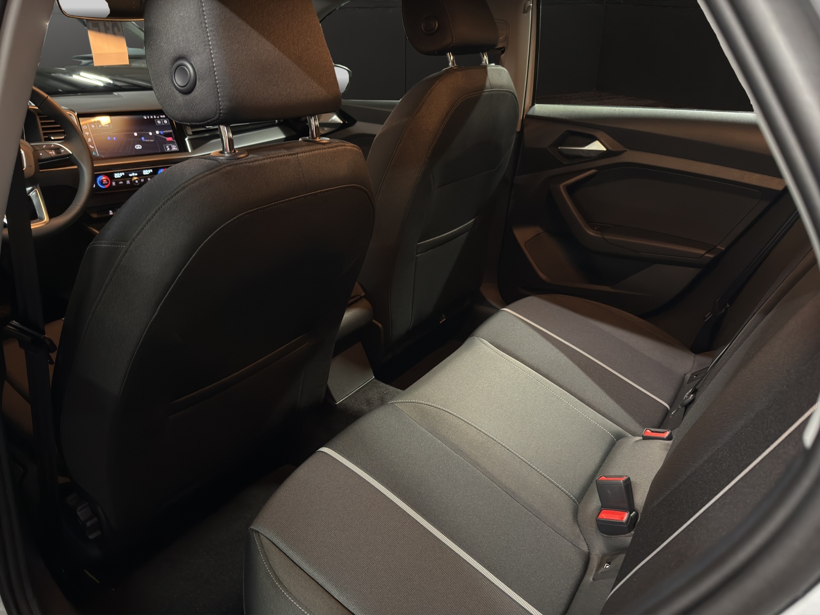 AUDI A1 Sportback 30 TFSI Attraction S-tronic-image-16
