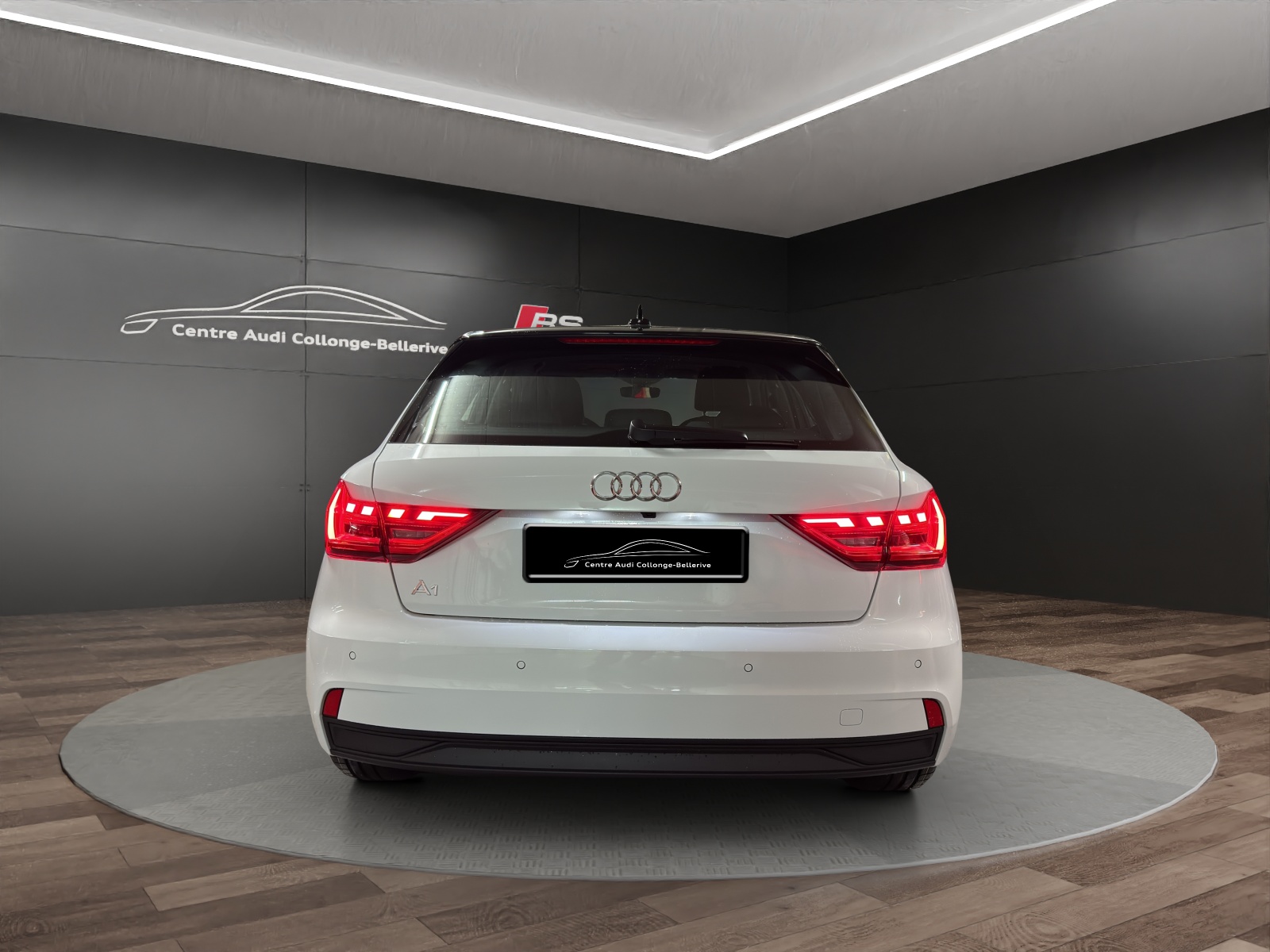 AUDI A1 Sportback 30 TFSI Attraction S-tronic-image-4