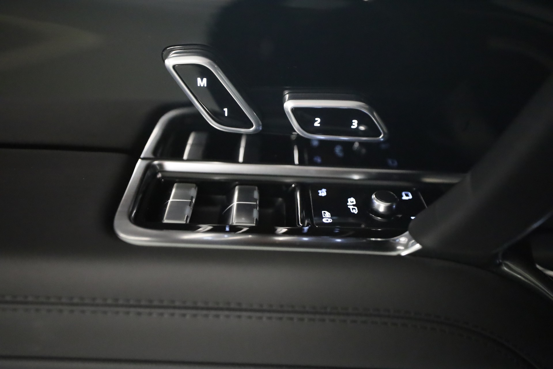 LAND ROVER Range Rover P550e Si6 PHEV Autobiography Automatic-image-8