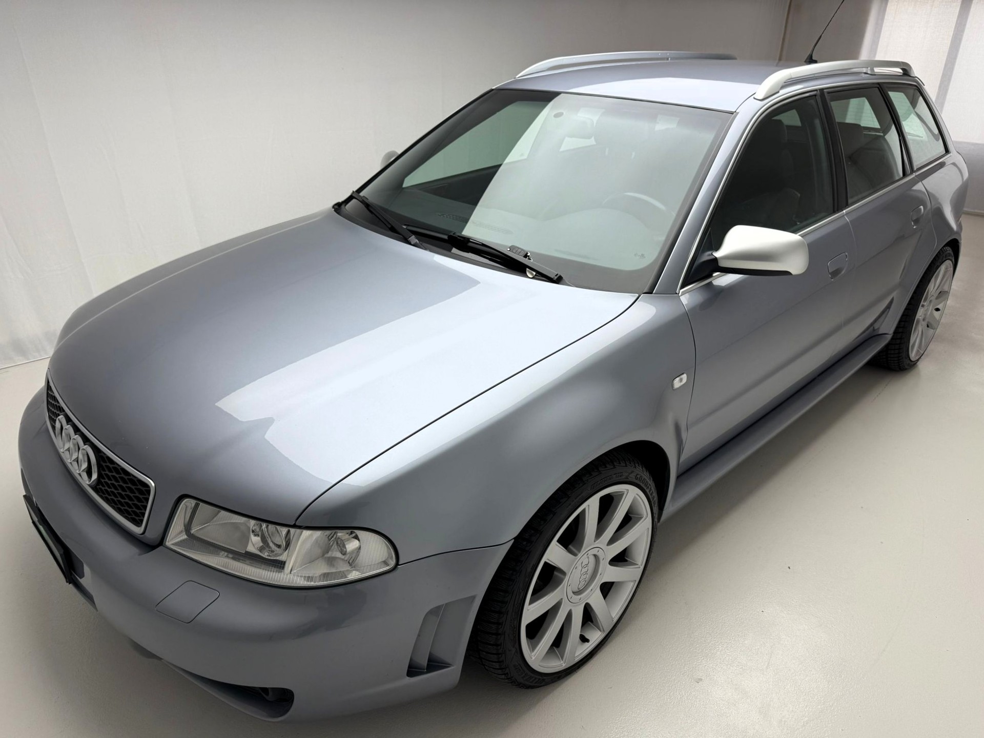 AUDI RS4 Avant quattro-image-6