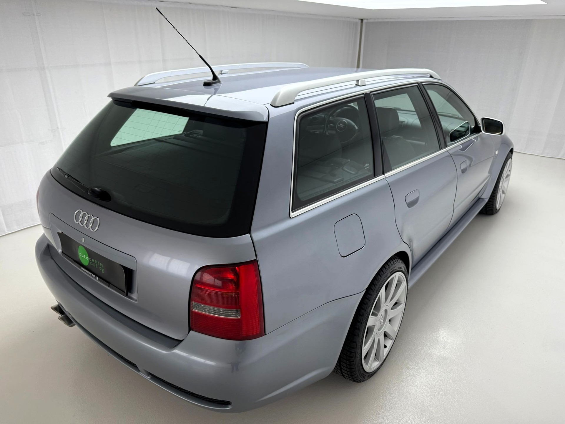 AUDI RS4 Avant quattro-image-7
