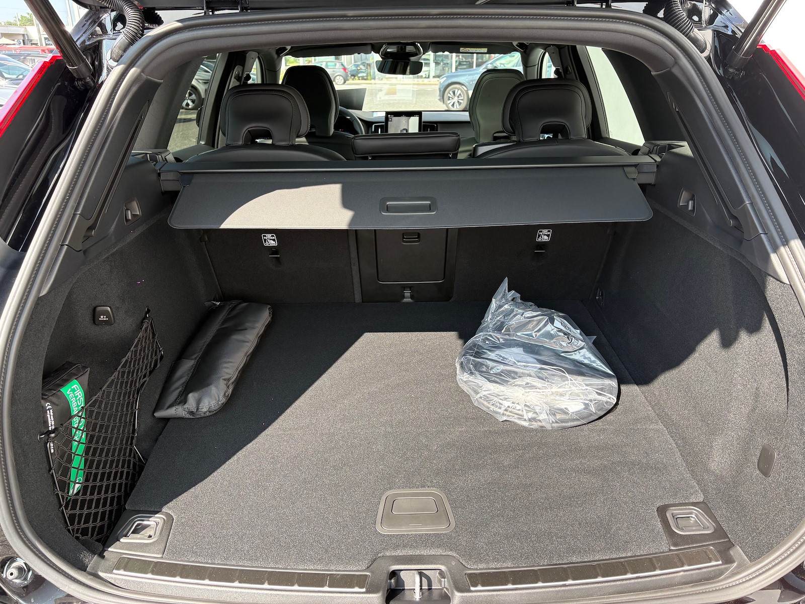 VOLVO XC60 2.0 T8 TE Black Edition eAWD-image-5